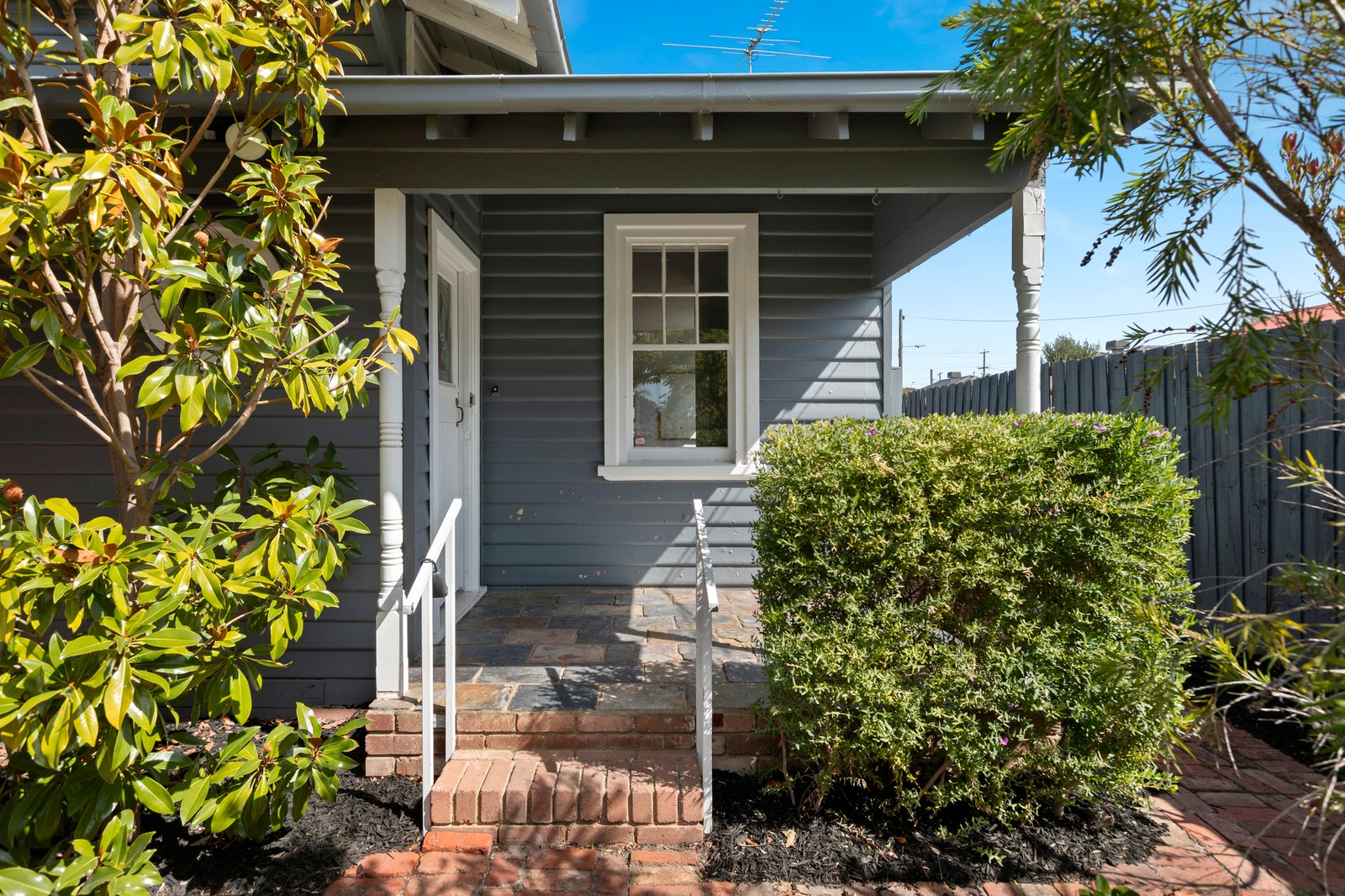 Gallery: 34 Laura Street