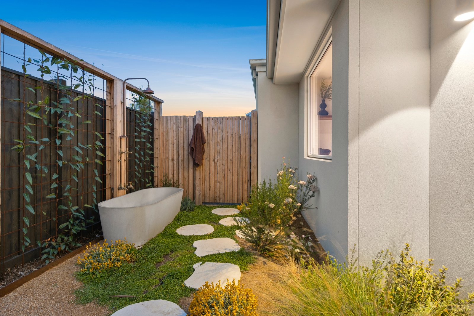 Real Estate and Property in 34 Limpet Circuit, Point Lonsdale, VIC