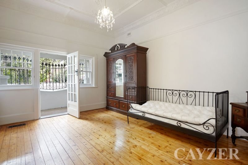 Gallery: 34 Loch Street