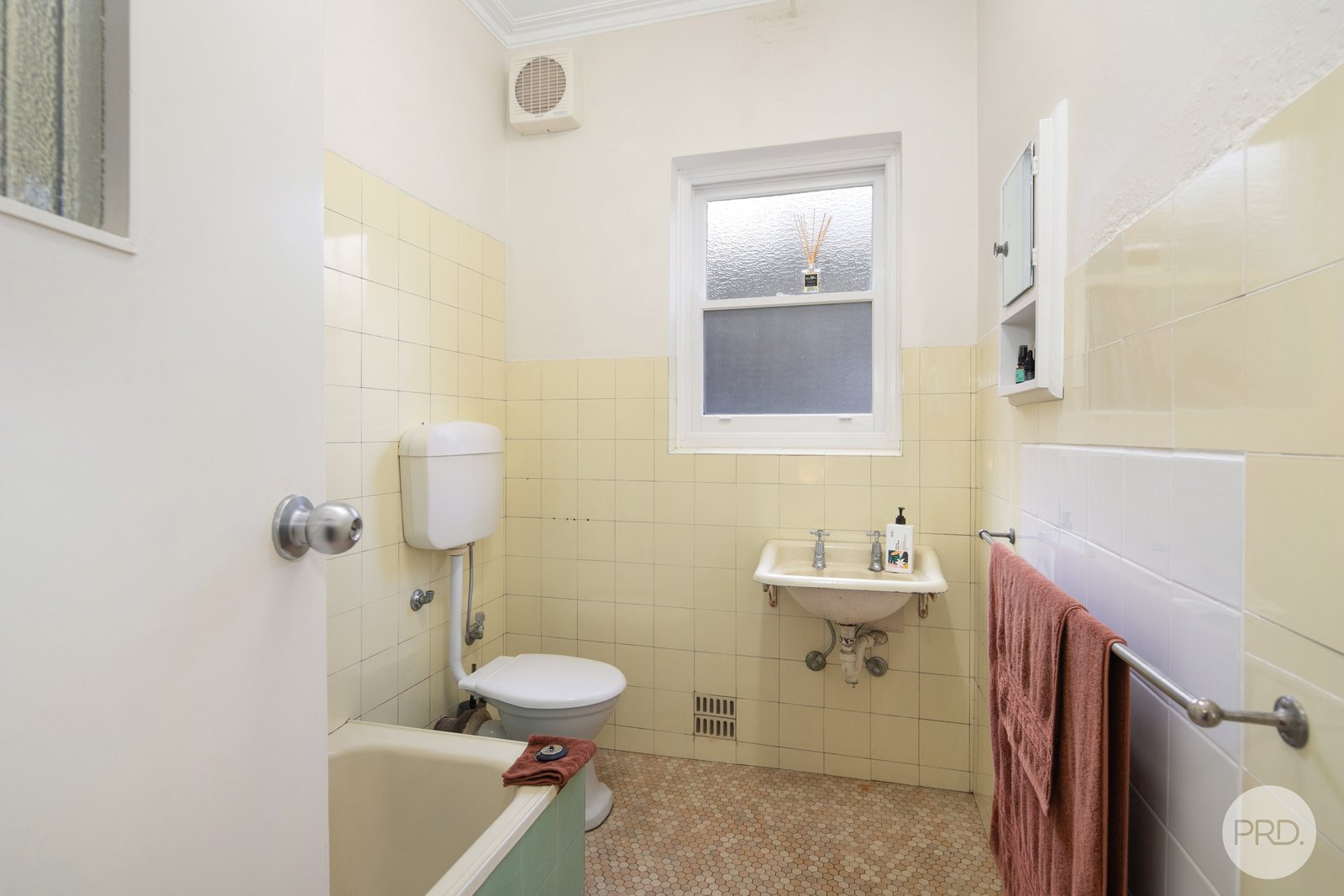 3/4 Lyons Street South BALLARAT CENTRAL 9