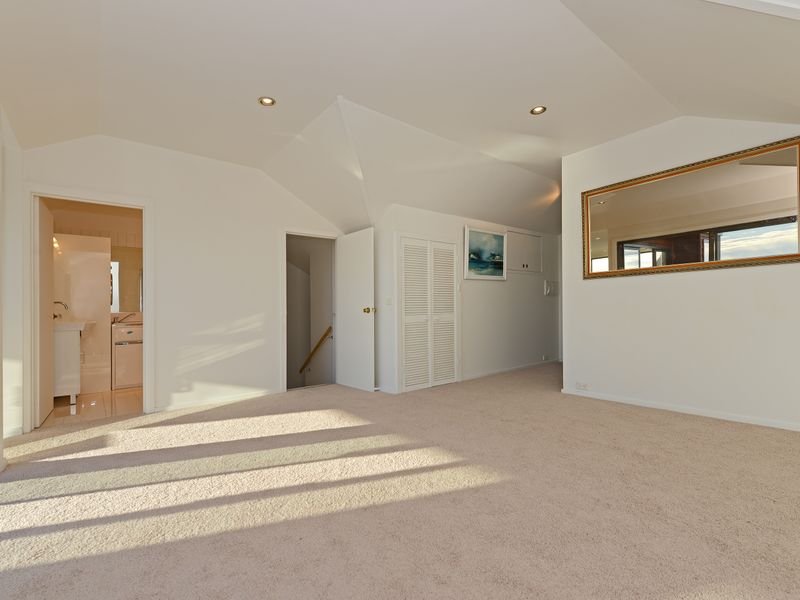 3/4 Mansell Court SANDY BAY 5