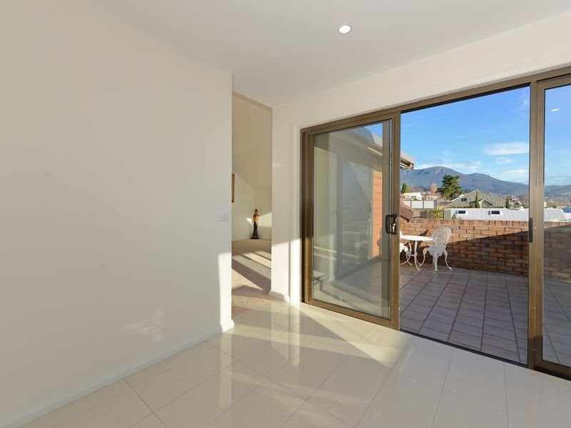 3/4 Mansell Court SANDY BAY 7