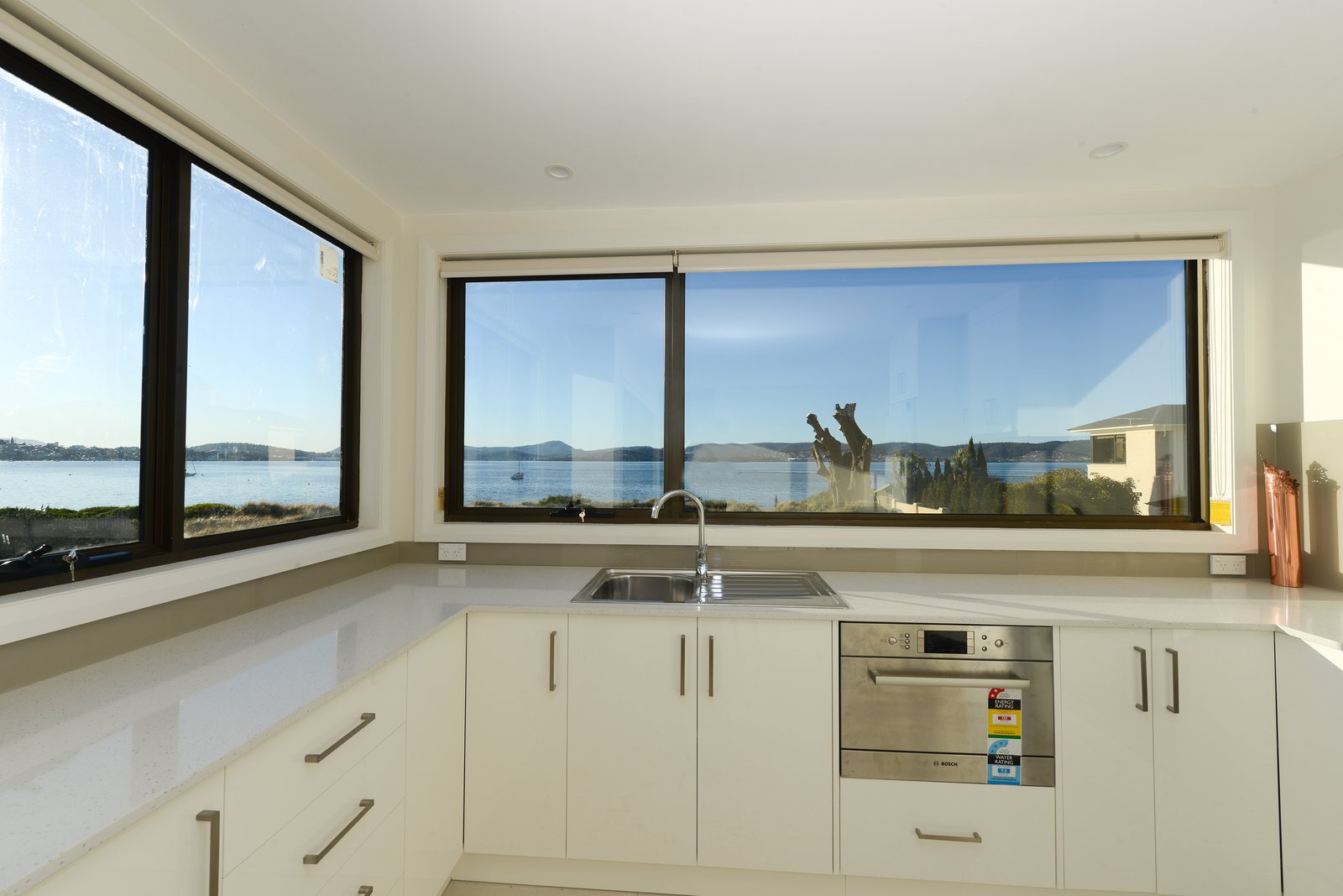 3/4 Mansell Court SANDY BAY 3