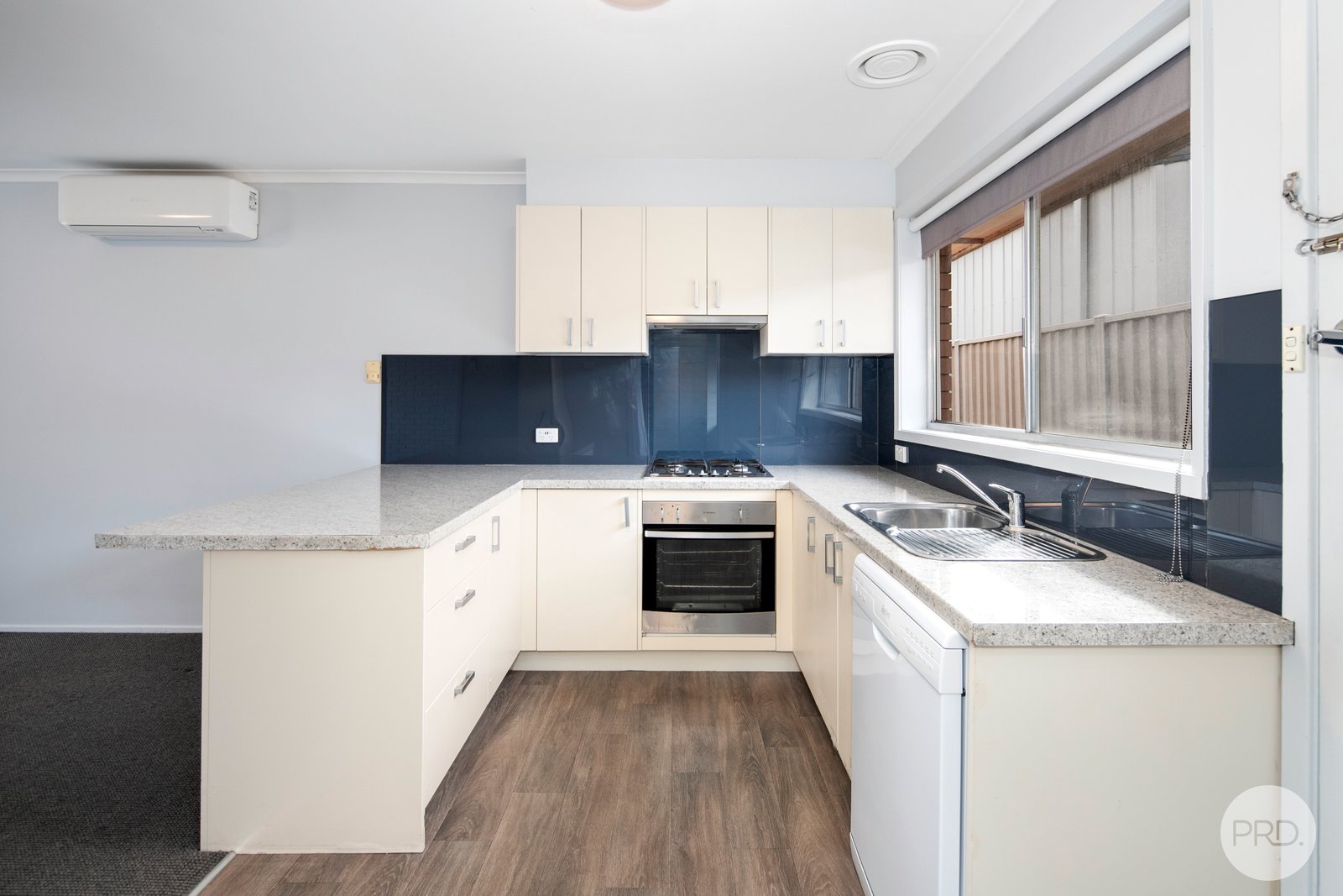 3/4 Marie Crescent WENDOUREE 1