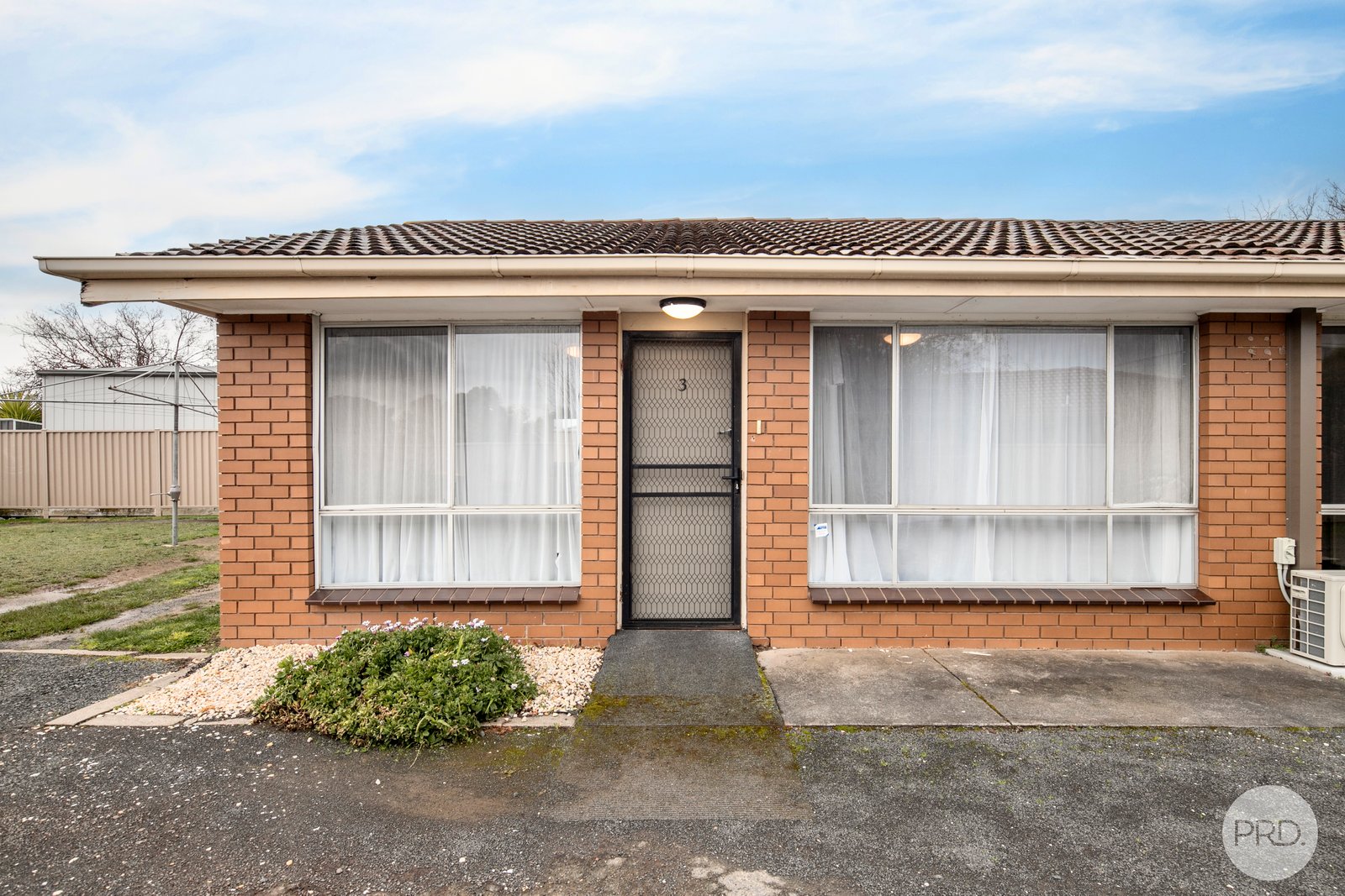 3/4 Marie Crescent WENDOUREE 2