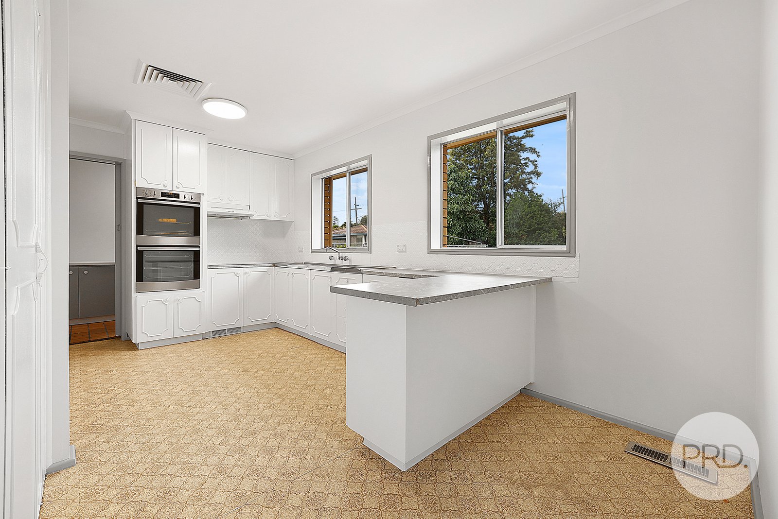 34 Minnamurra Crescent TAMWORTH 9