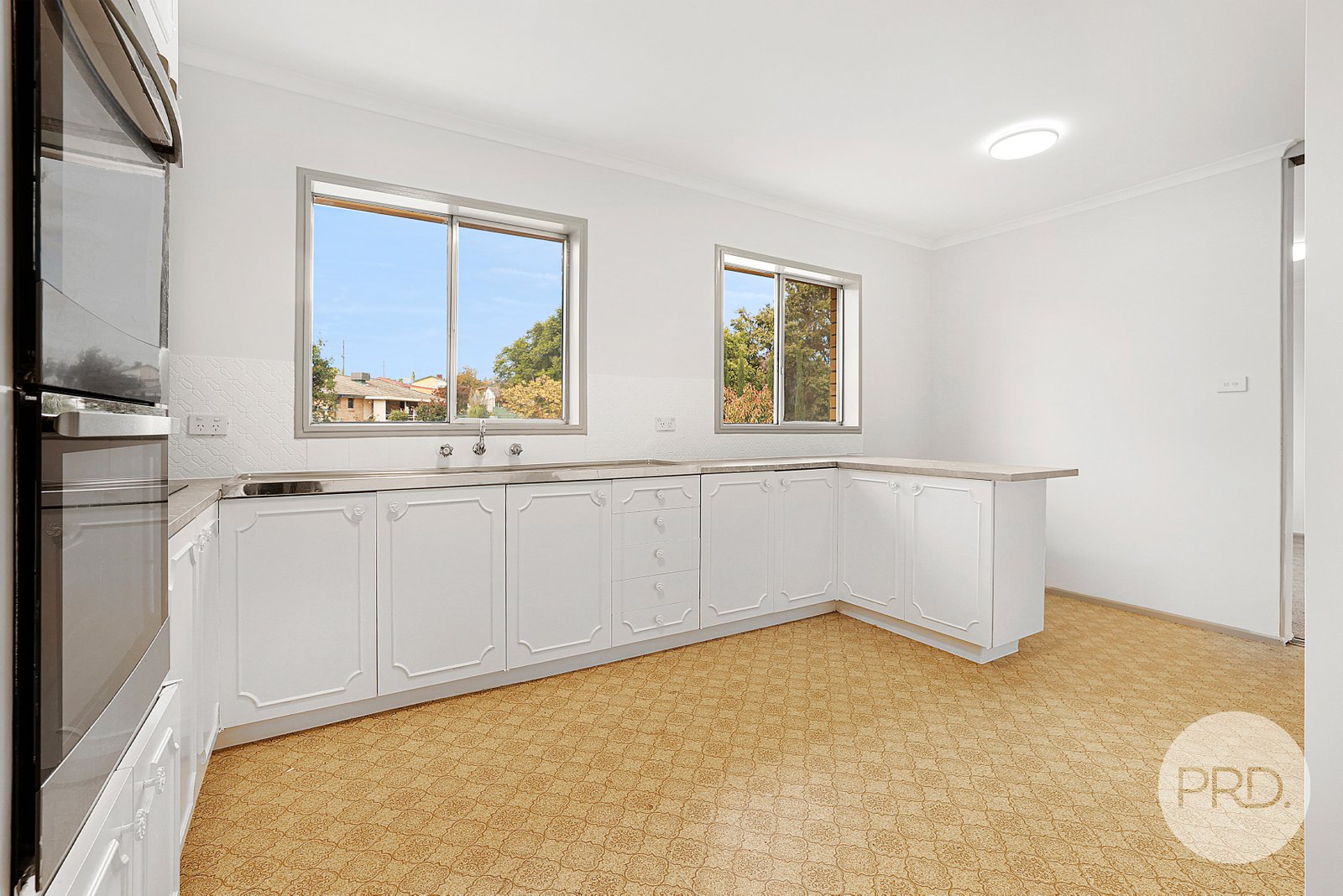 34 Minnamurra Crescent TAMWORTH 10