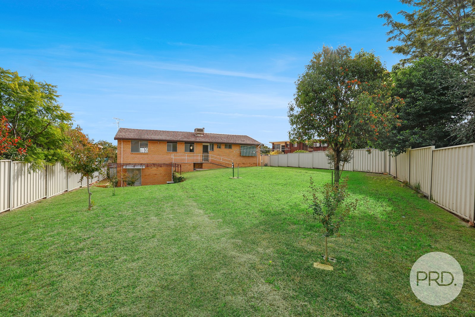 34 Minnamurra Crescent TAMWORTH 23