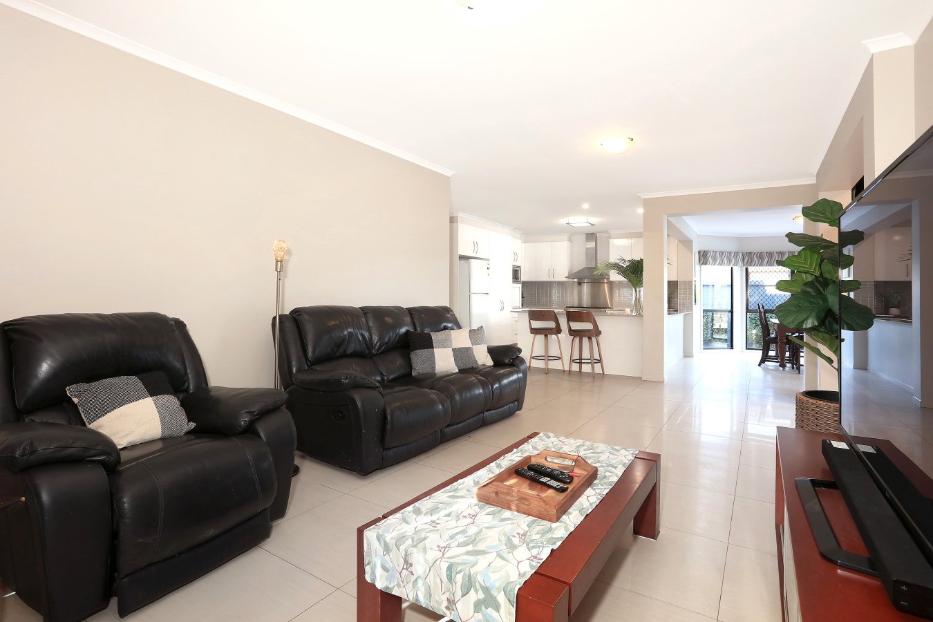 34 O'Grady Drive PARADISE POINT 9