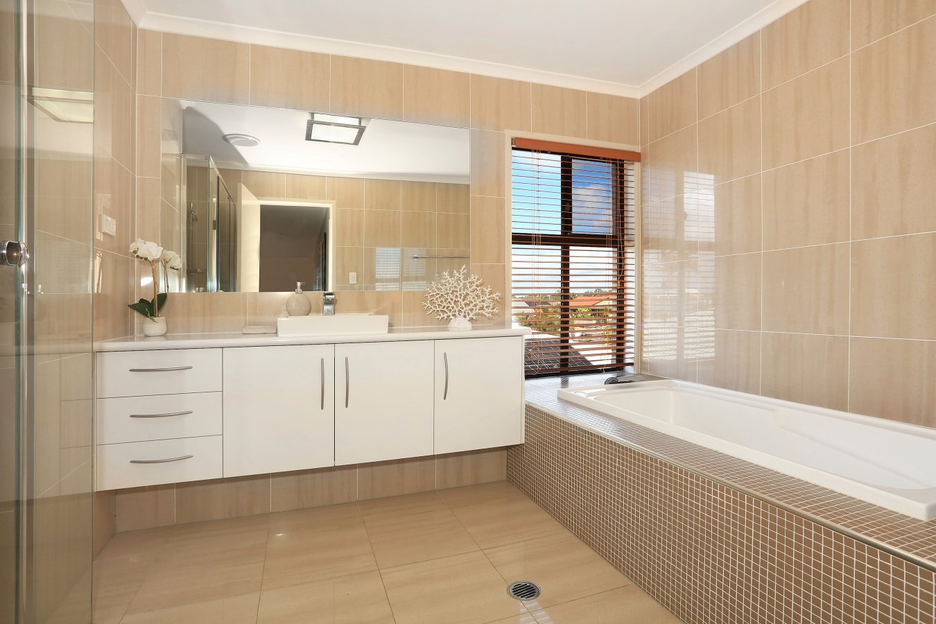 34 O'Grady Drive PARADISE POINT 16