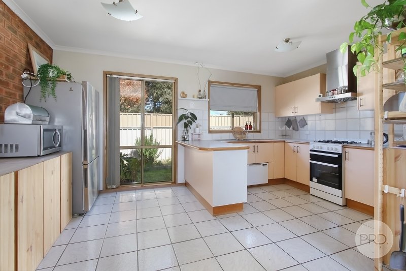 3/4 Paramount Court WEST WODONGA 3