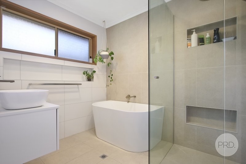 3/4 Paramount Court WEST WODONGA 8
