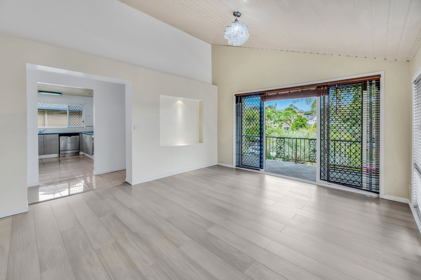 34 Parasol Street ASHMORE 6