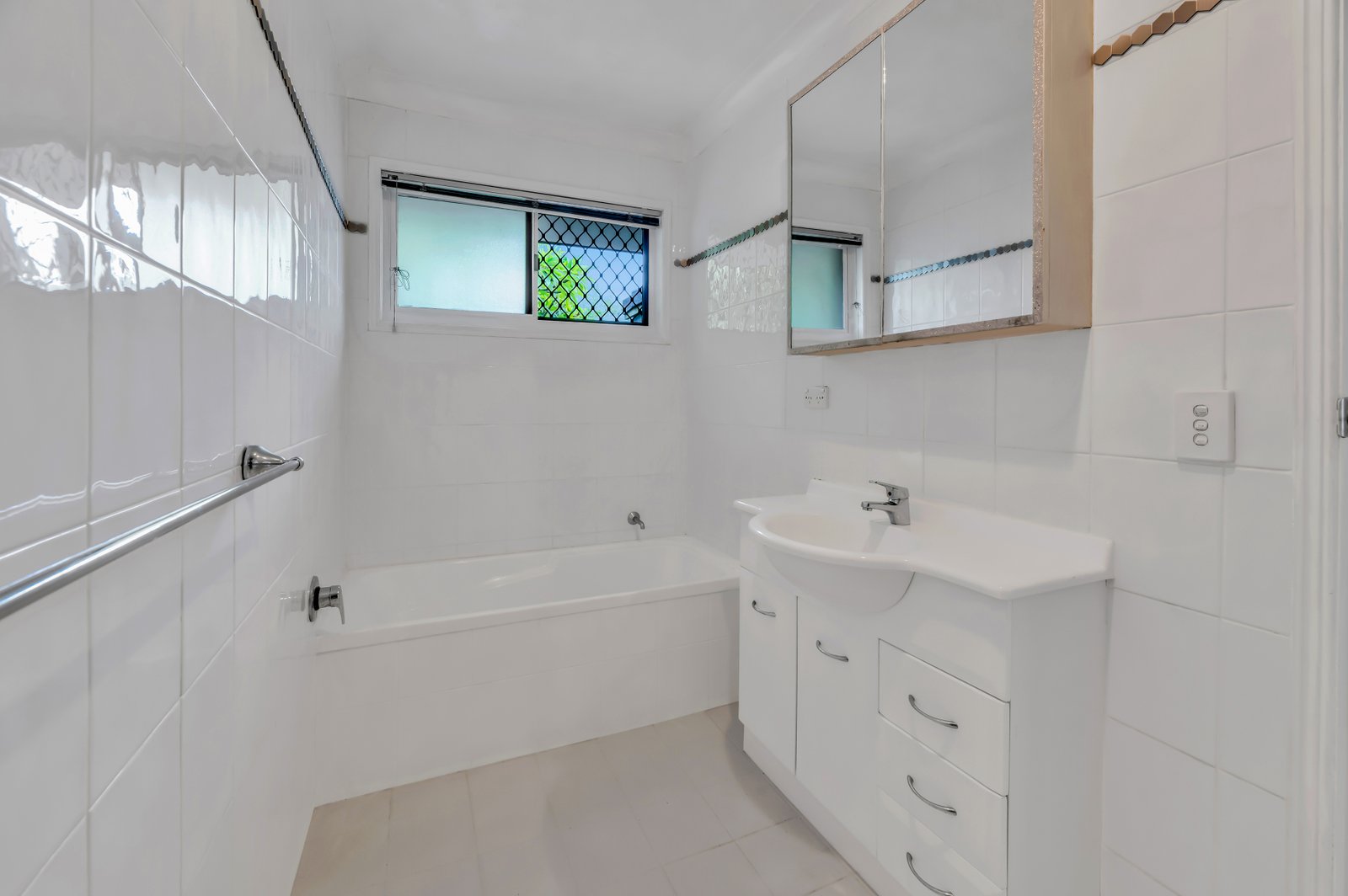 34 Parasol Street ASHMORE 15