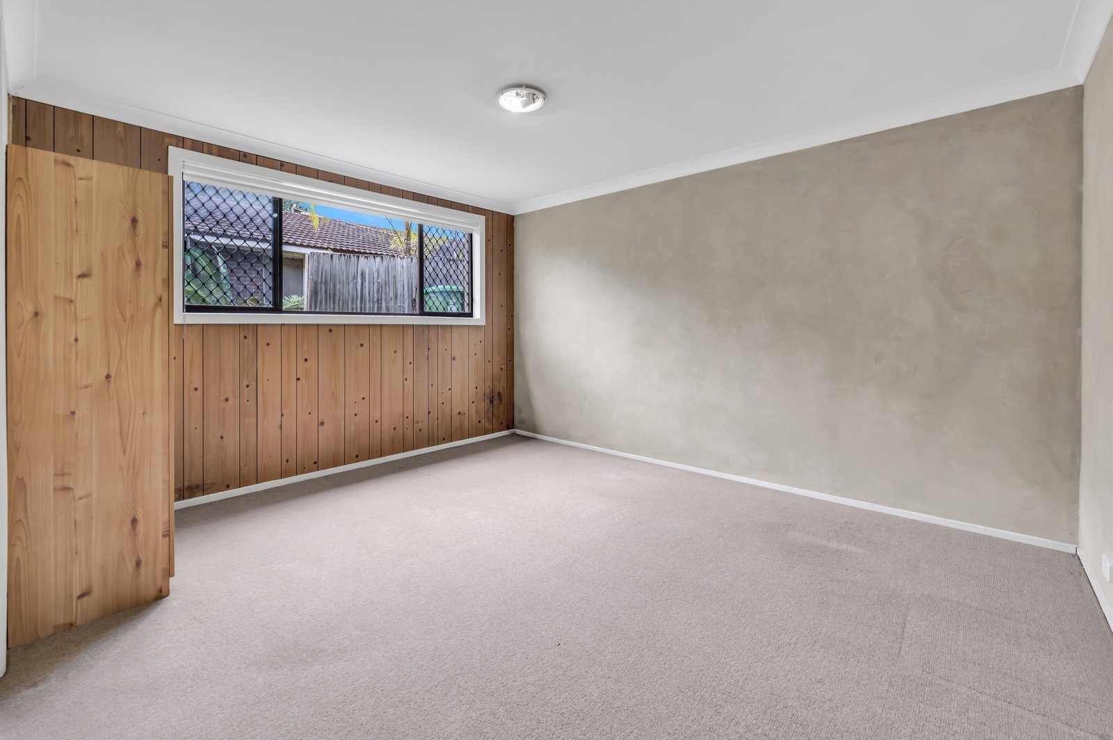 34 Parasol Street ASHMORE 19