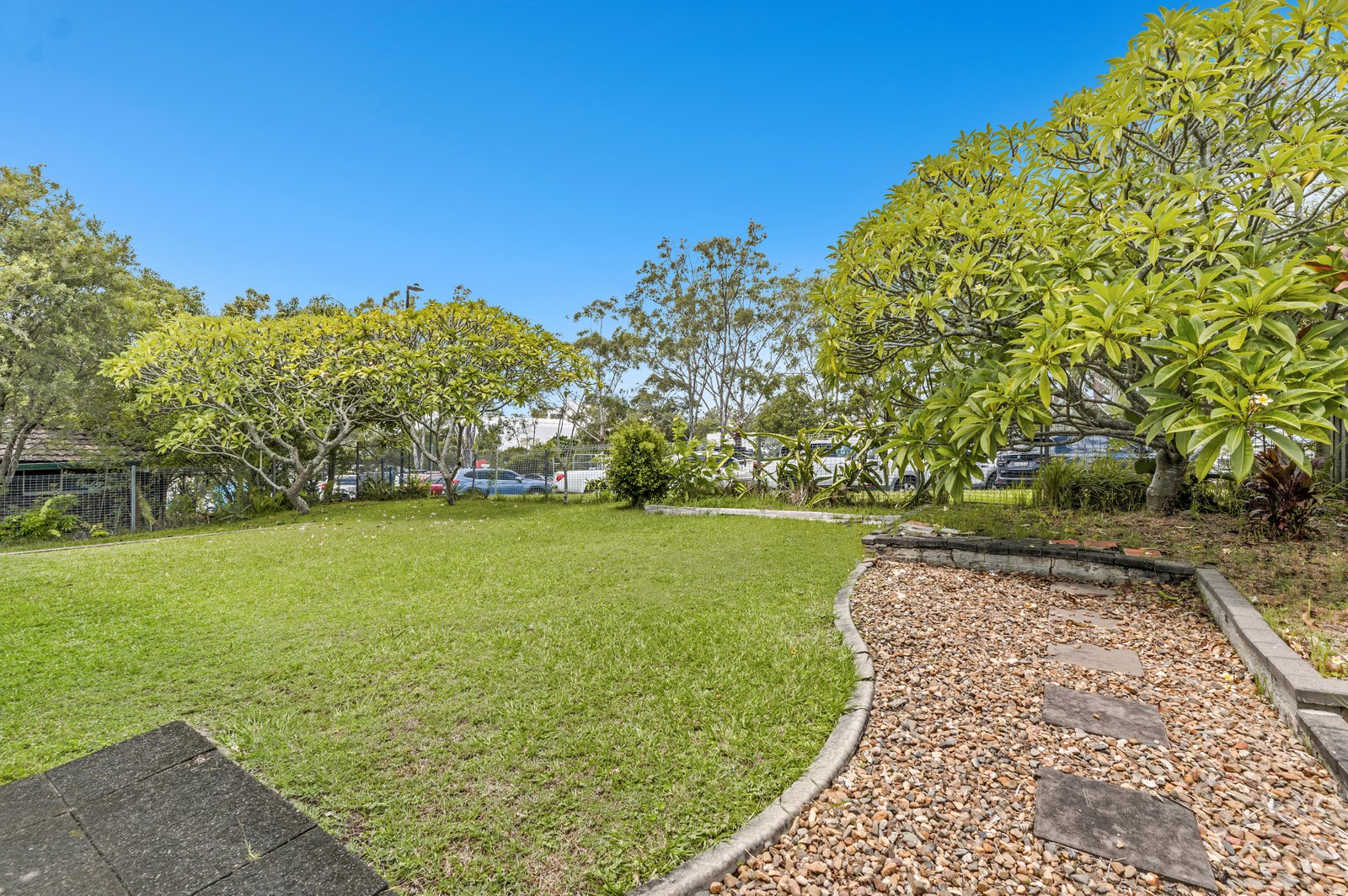 34 Parasol Street ASHMORE 25