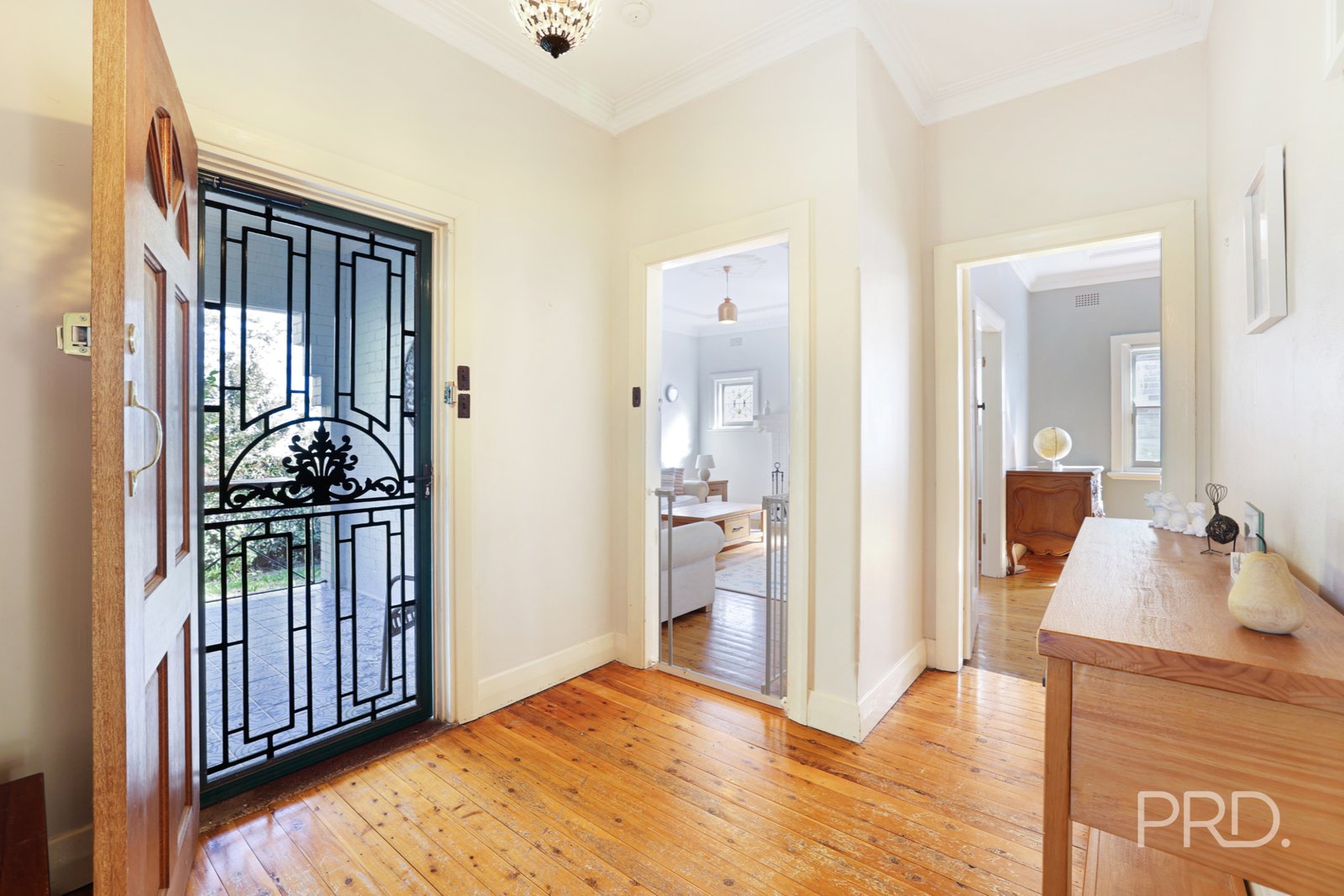 34 Raglan Street EAST TAMWORTH 5