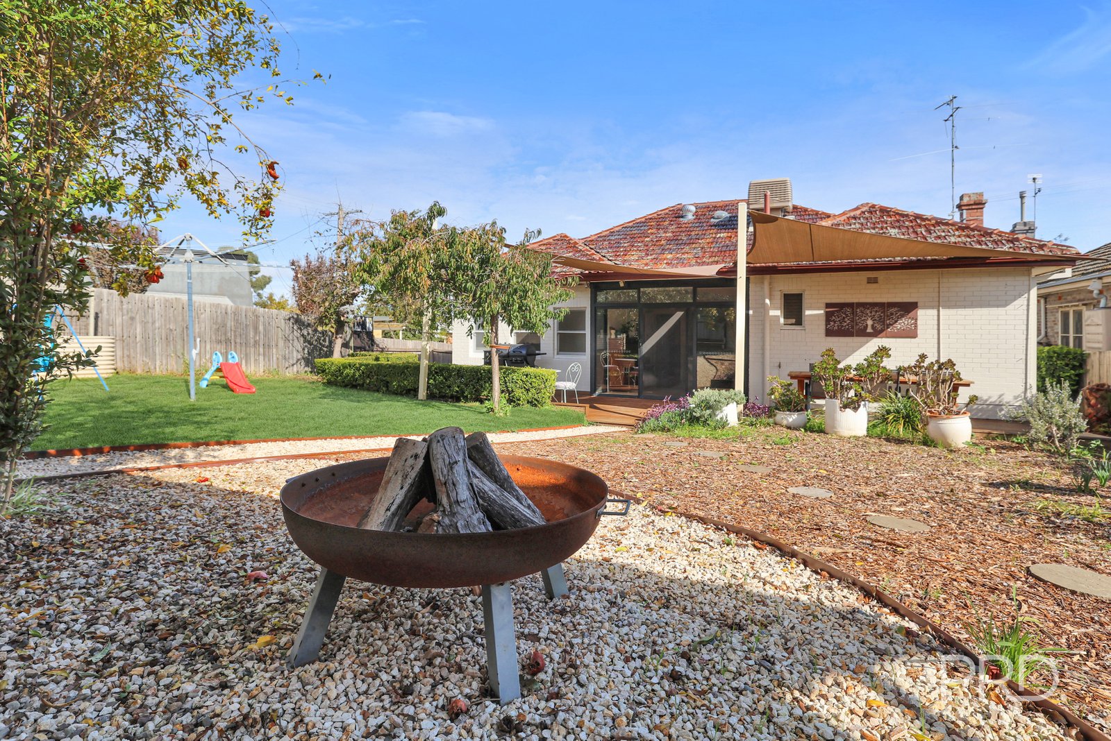34 Raglan Street EAST TAMWORTH 21