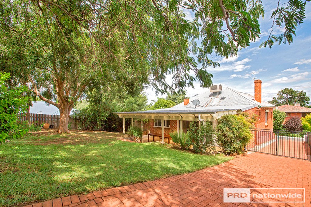 34 Rawson Avenue TAMWORTH 19