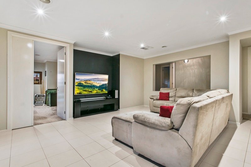 34 Regent Street STRATHFIELDSAYE 6