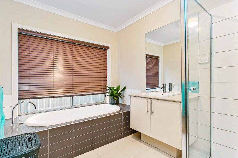 34 Regent Street STRATHFIELDSAYE 10