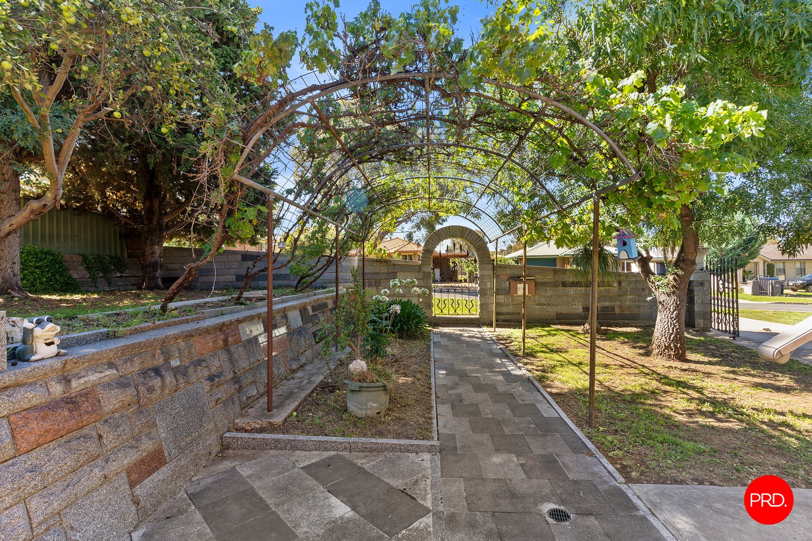 34 Rowe Street GOLDEN SQUARE 5