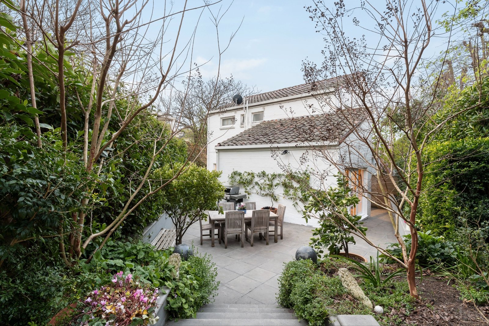 Real Estate and Property in 3/4 Selwyn Court, Toorak, VIC