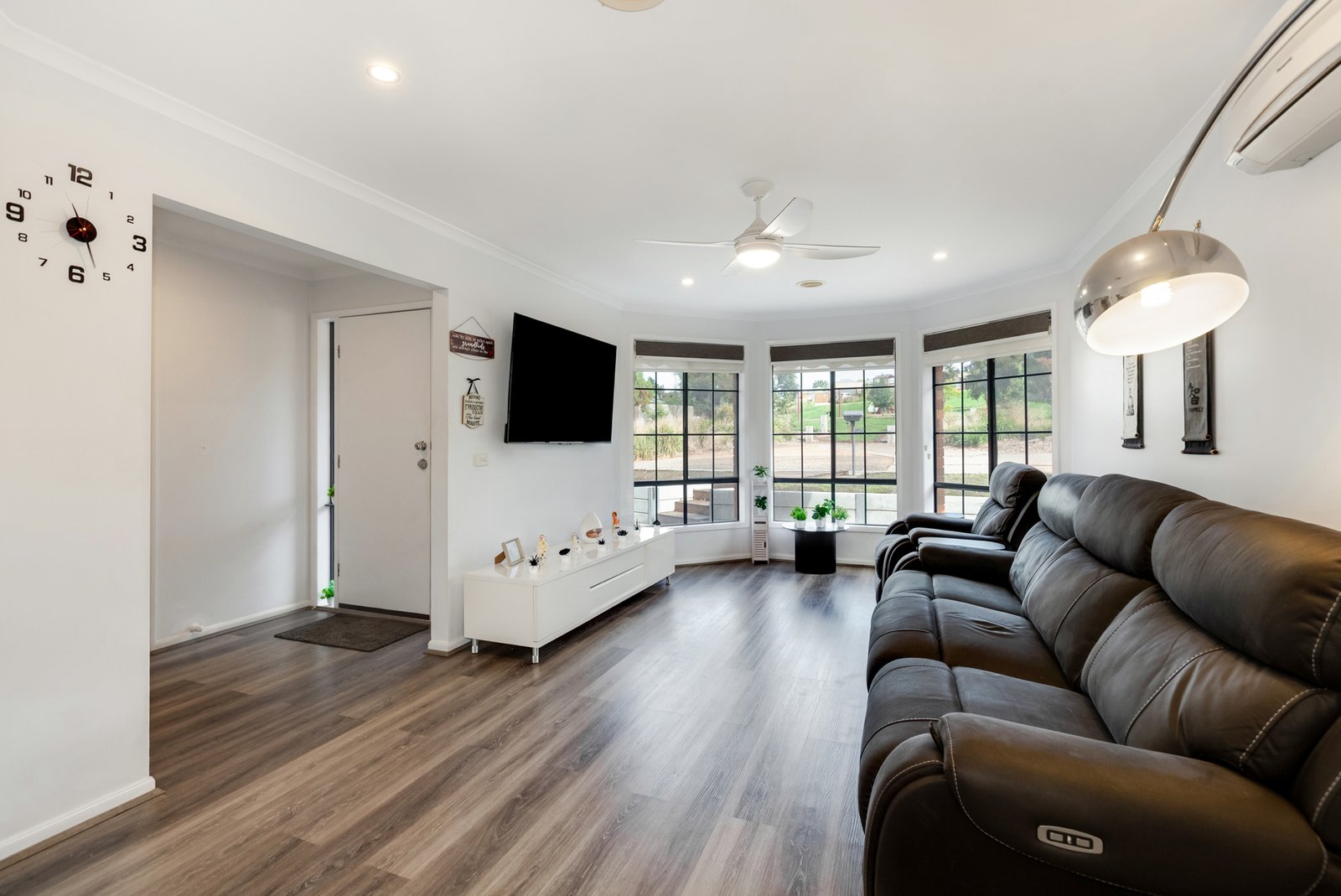 Gallery: 34 Silvertop Close