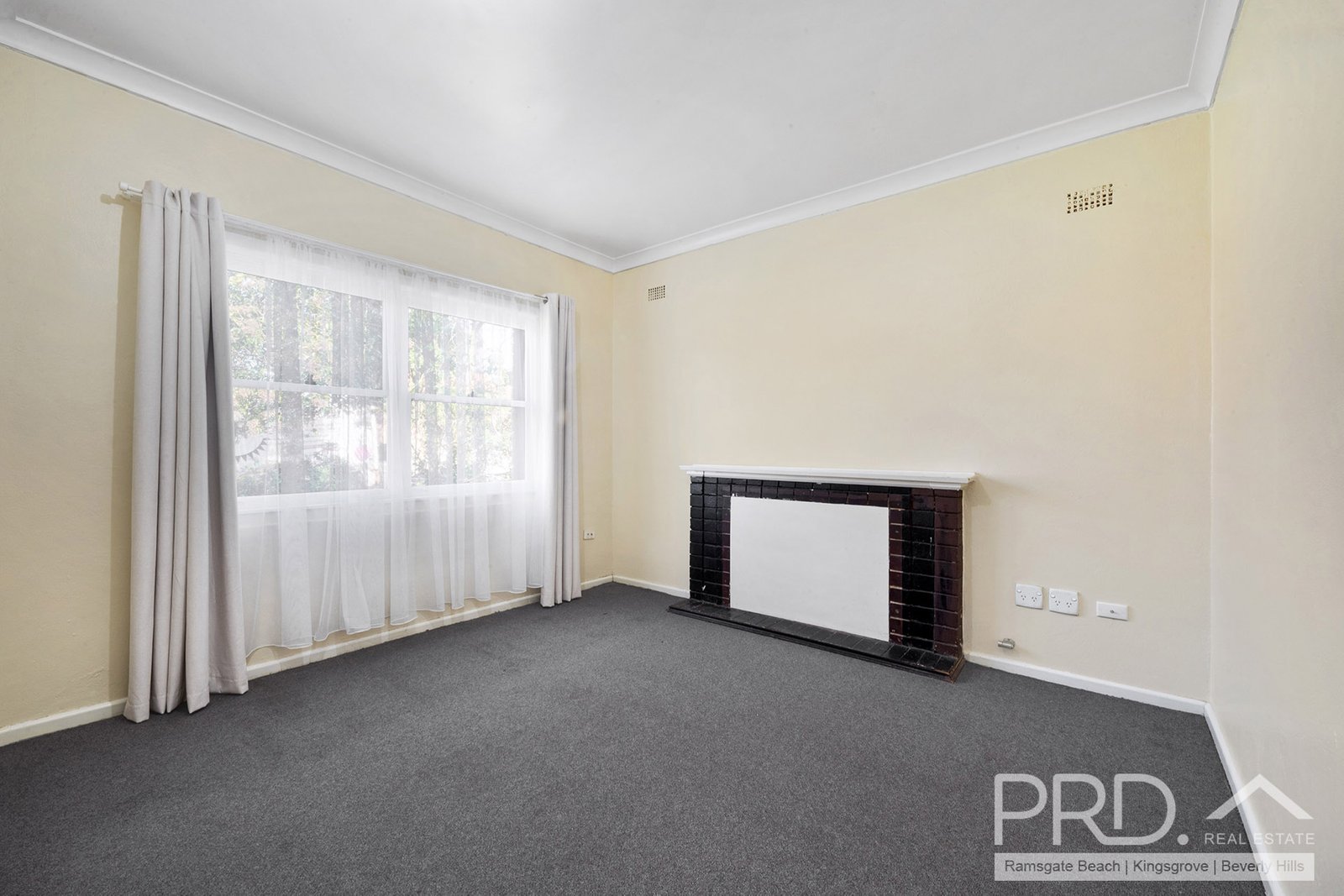 34 Simmons Road KINGSGROVE 3
