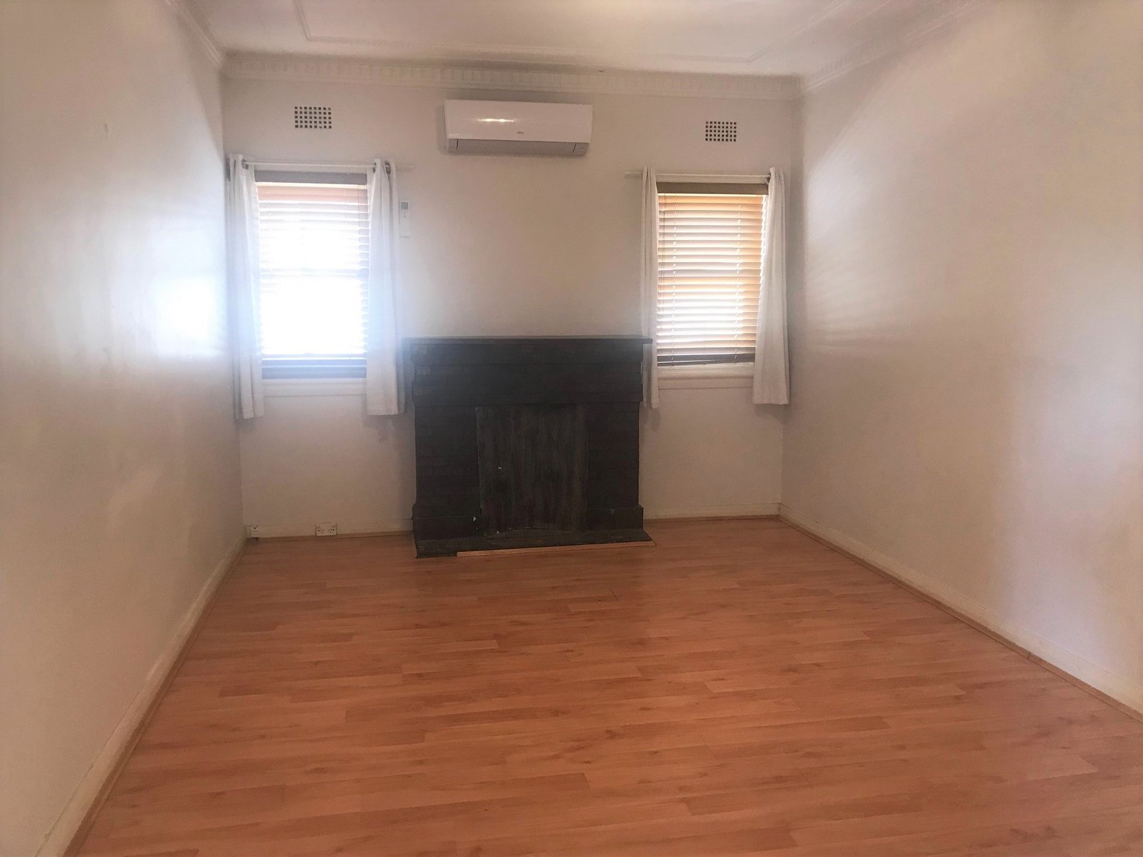 34 Somerset Street HURSTVILLE 2