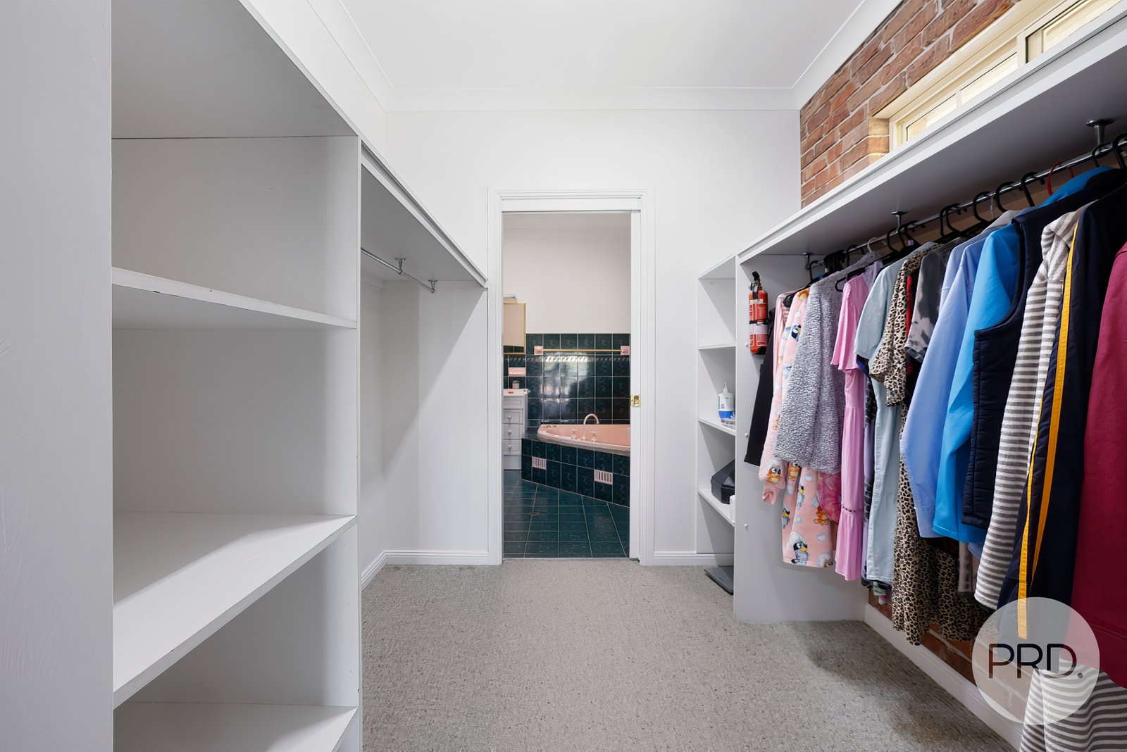 34 Stirling Road TAMWORTH 11