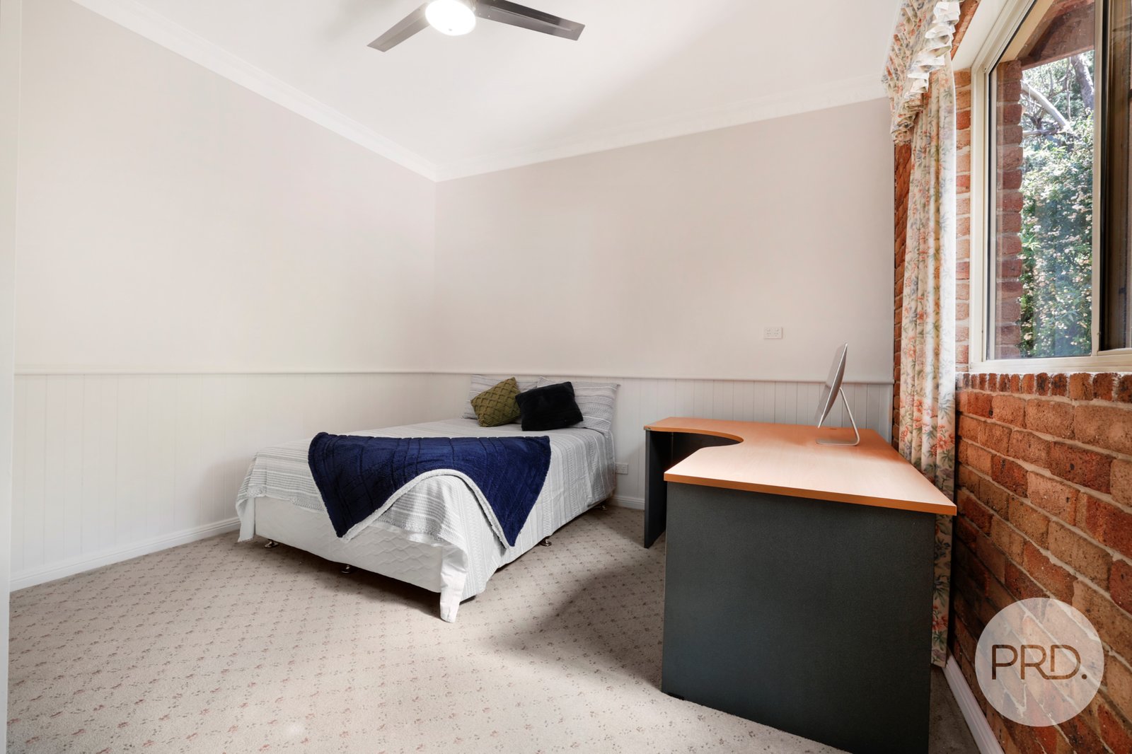 34 Stirling Road TAMWORTH 12