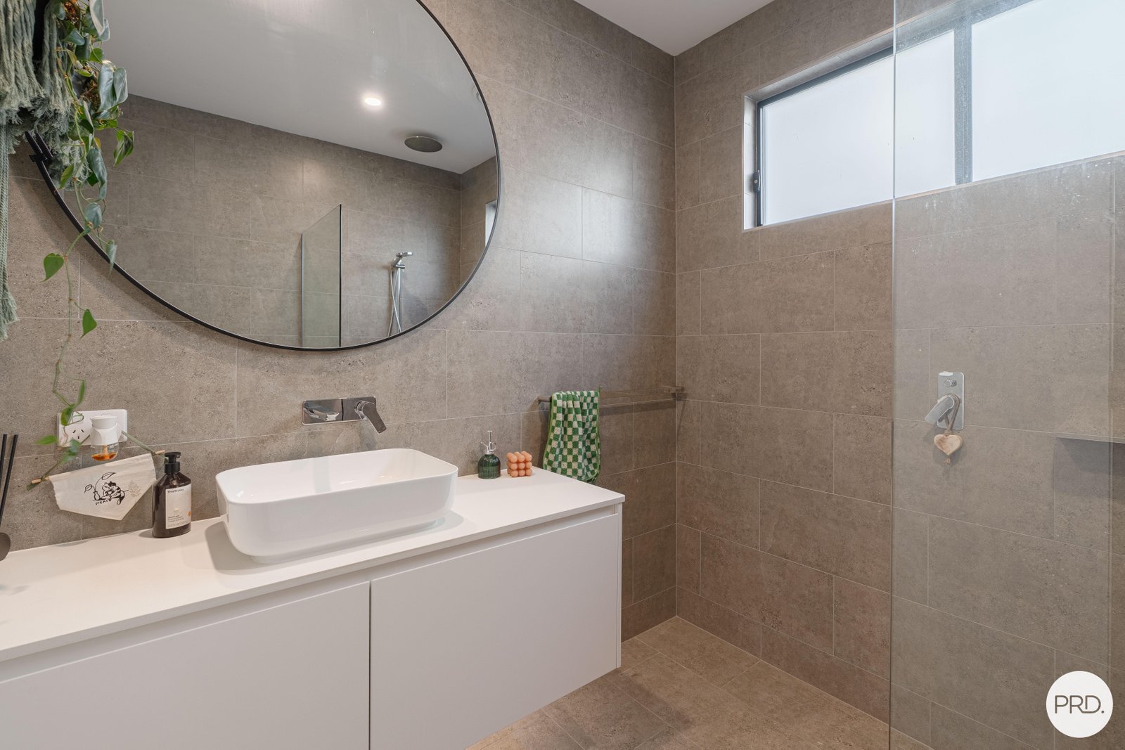 34 Sydney Street LABRADOR 12