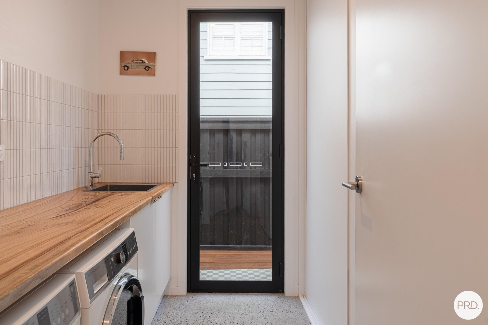 34 Sydney Street LABRADOR 22