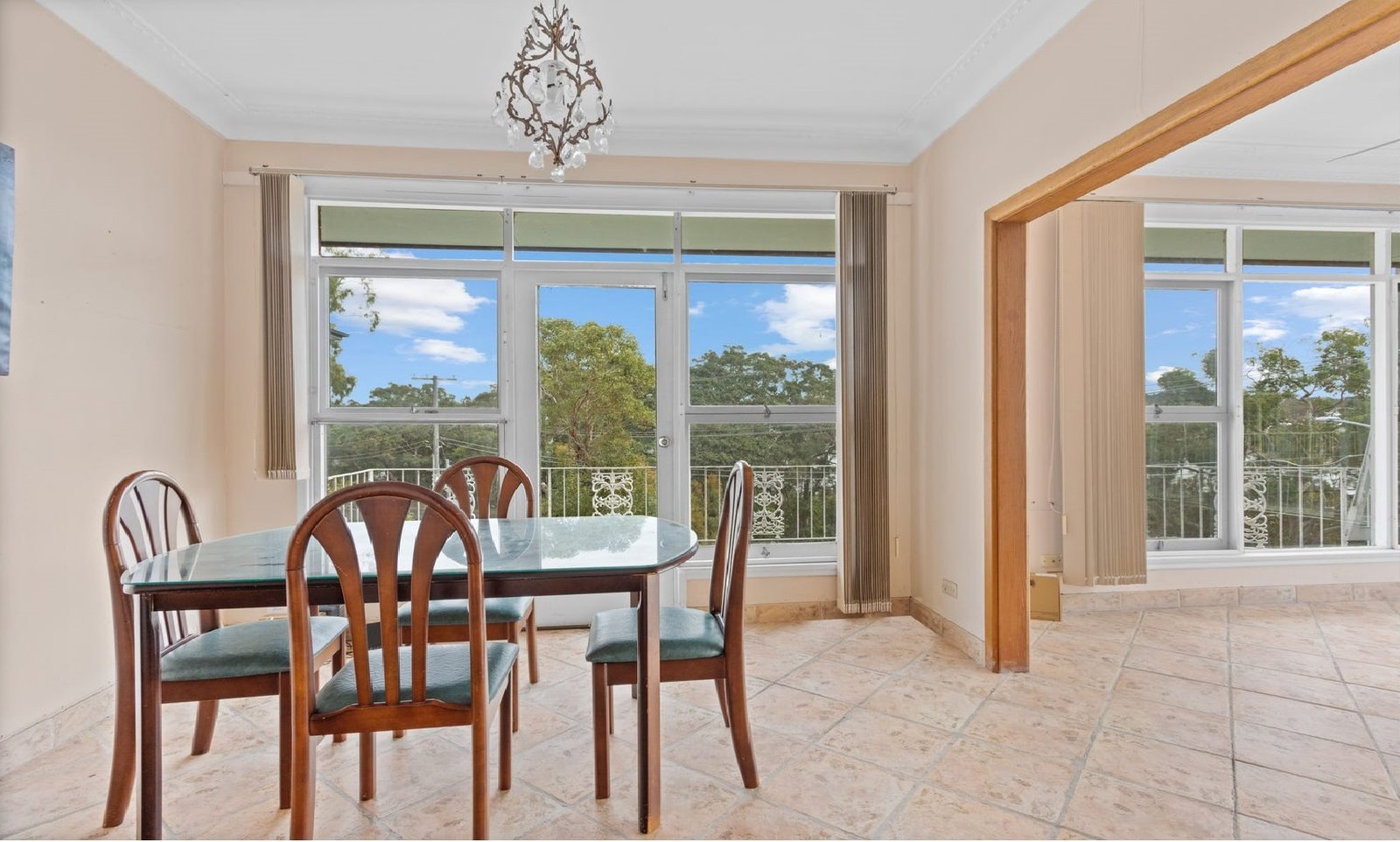 34 The Esplanade SYLVANIA 5