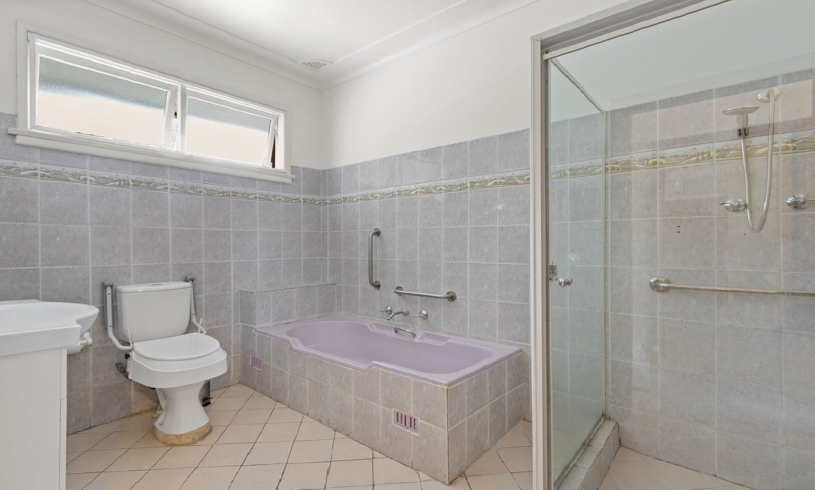 34 The Esplanade SYLVANIA 14