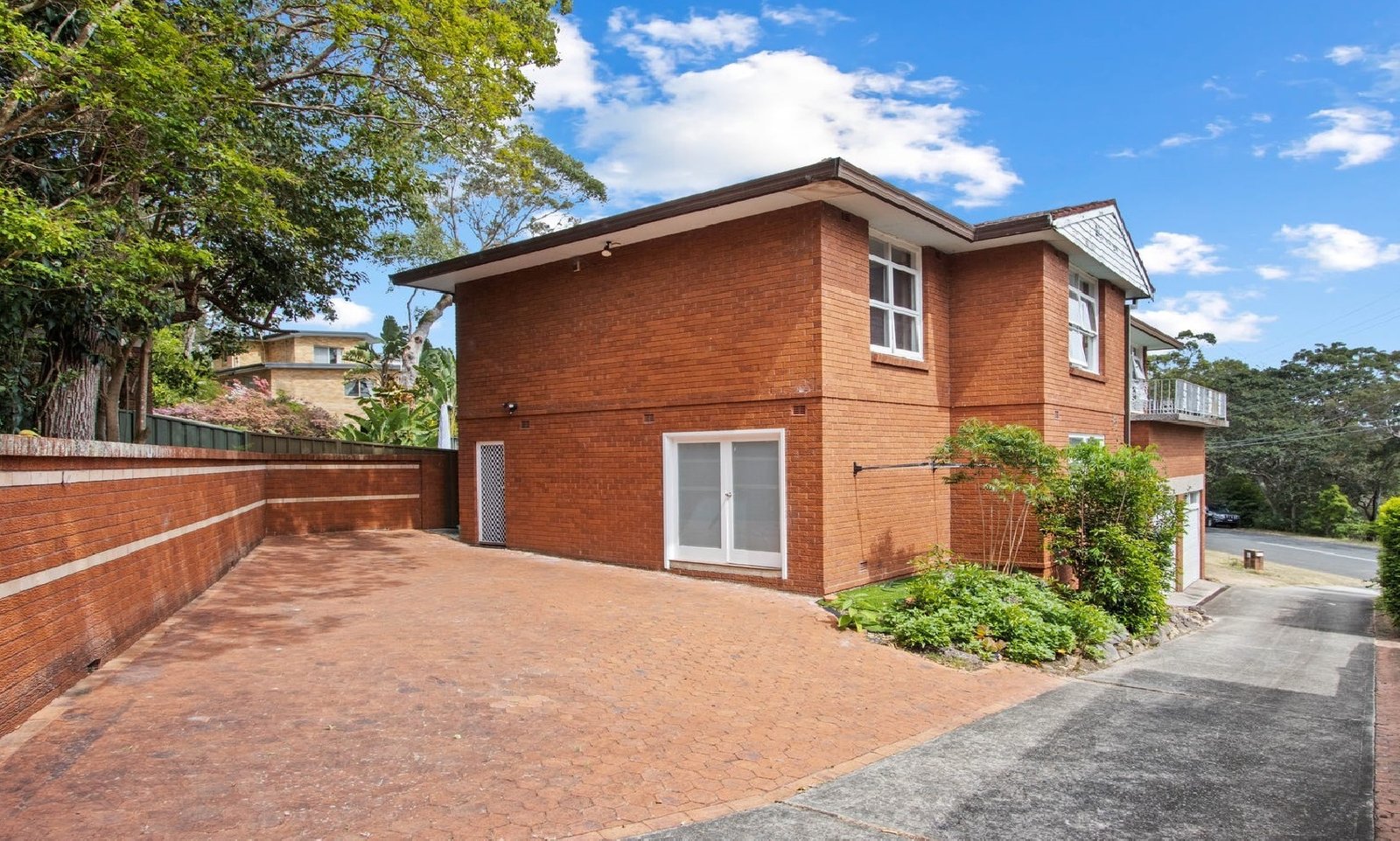 34 The Esplanade SYLVANIA 16