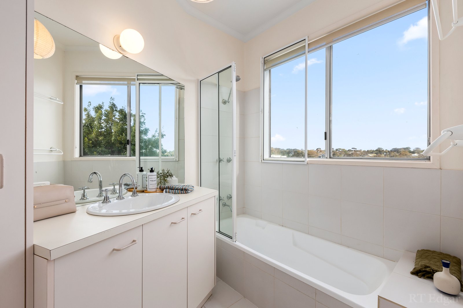 Real Estate and Property in 34 Valda Crescent, Ocean Grove, VIC