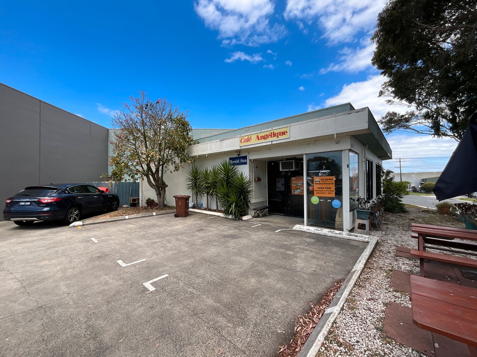 Gallery: 3/4 Viewtech Place
