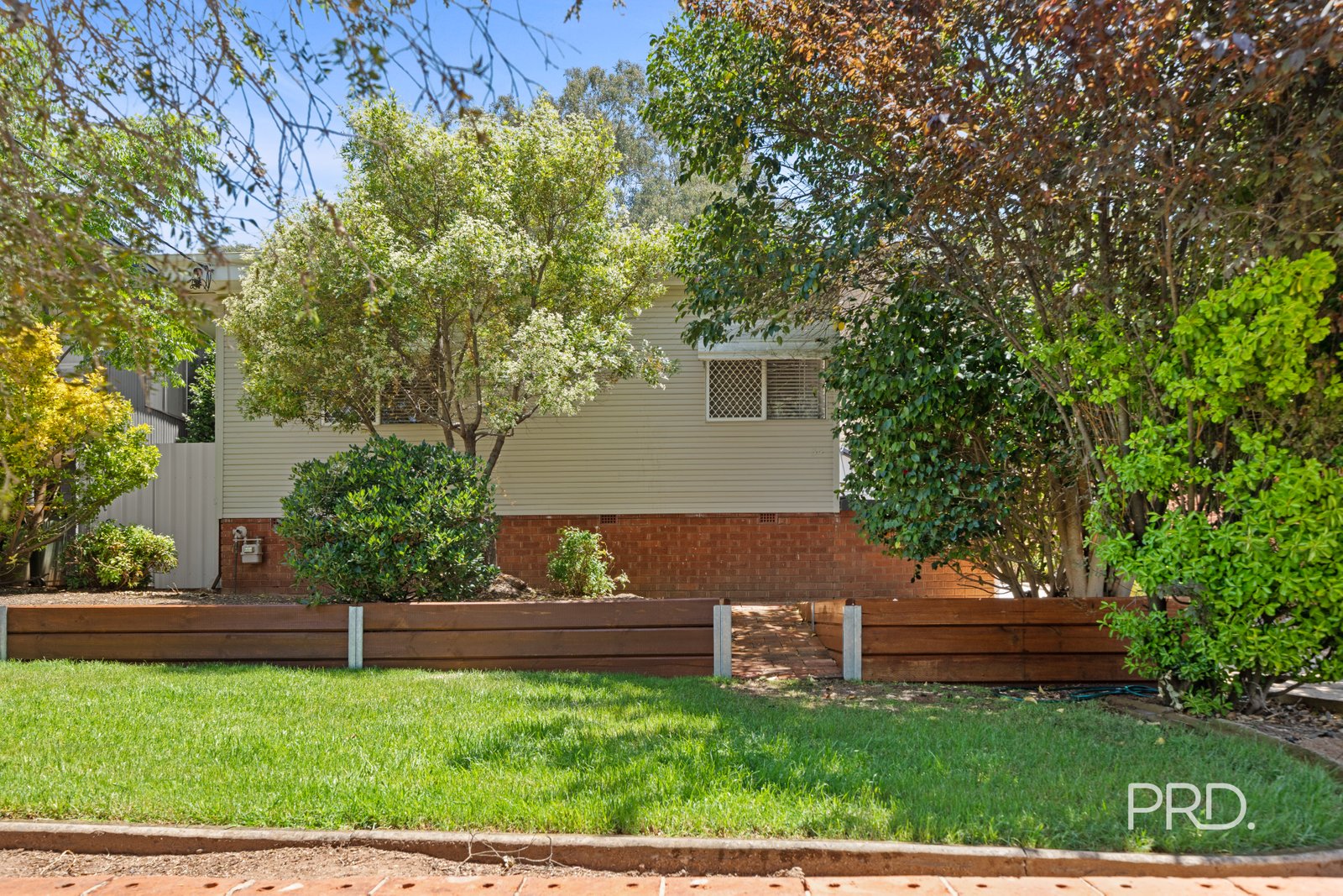 34 Warrawong Street KOORINGAL 1