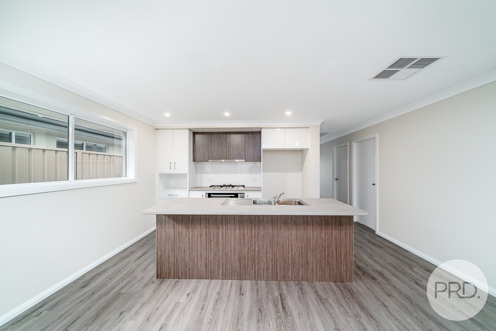 34 Watson Boulevard LLOYD 3