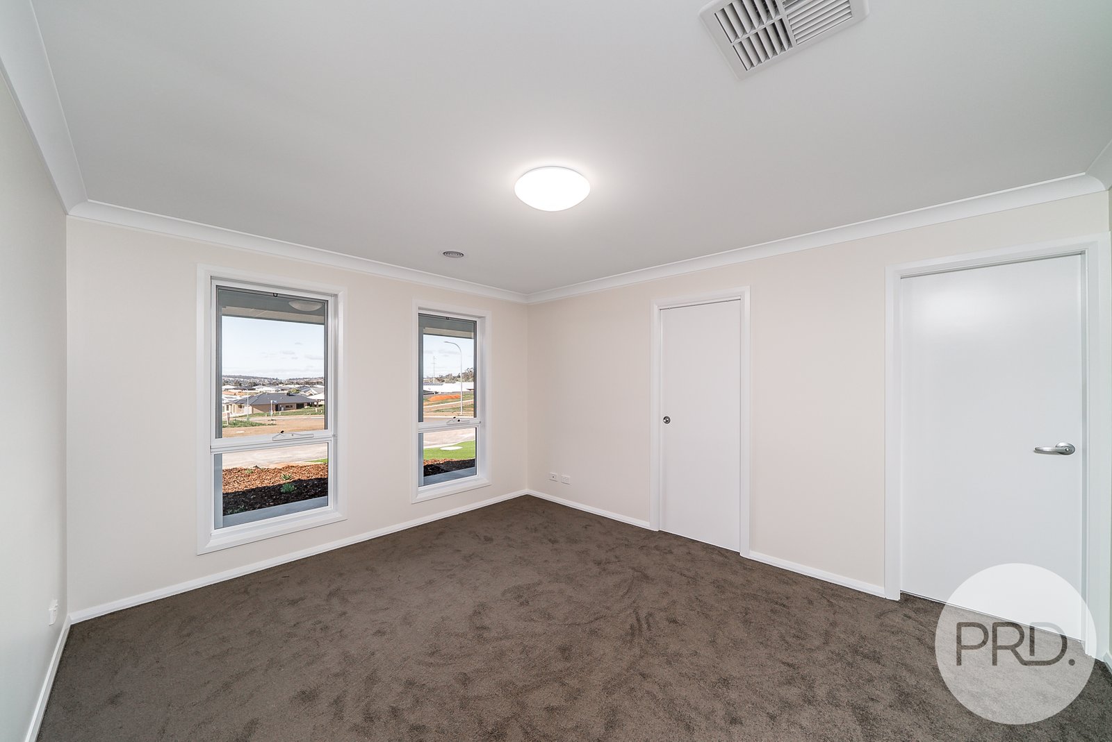 34 Watson Boulevard LLOYD 5