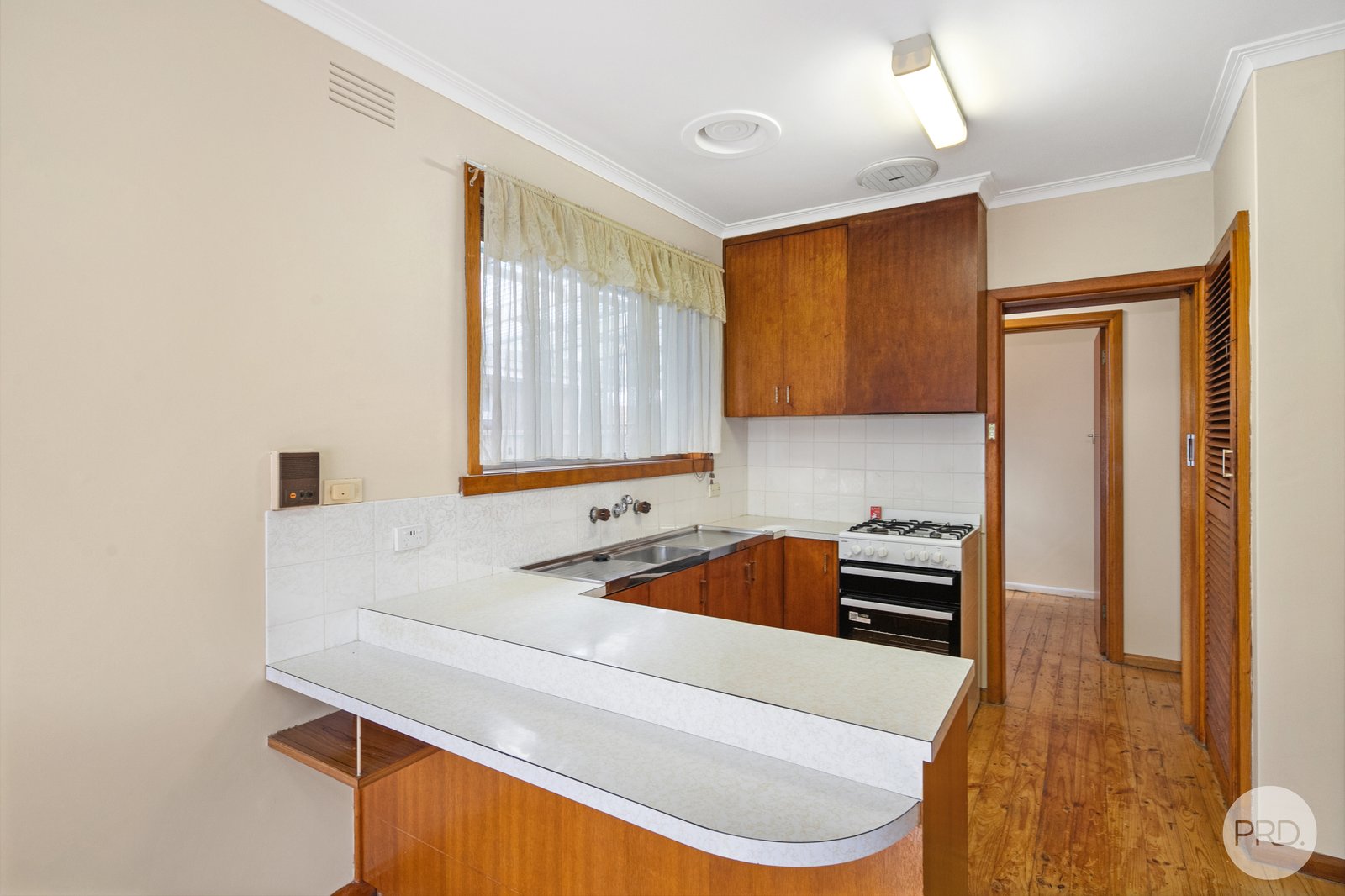 34 Webbcona Parade WENDOUREE 3