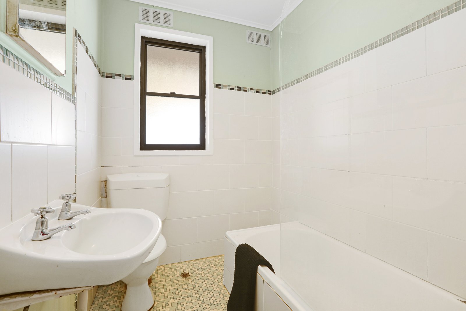 34 Weemala Crescent KOONAWARRA 5