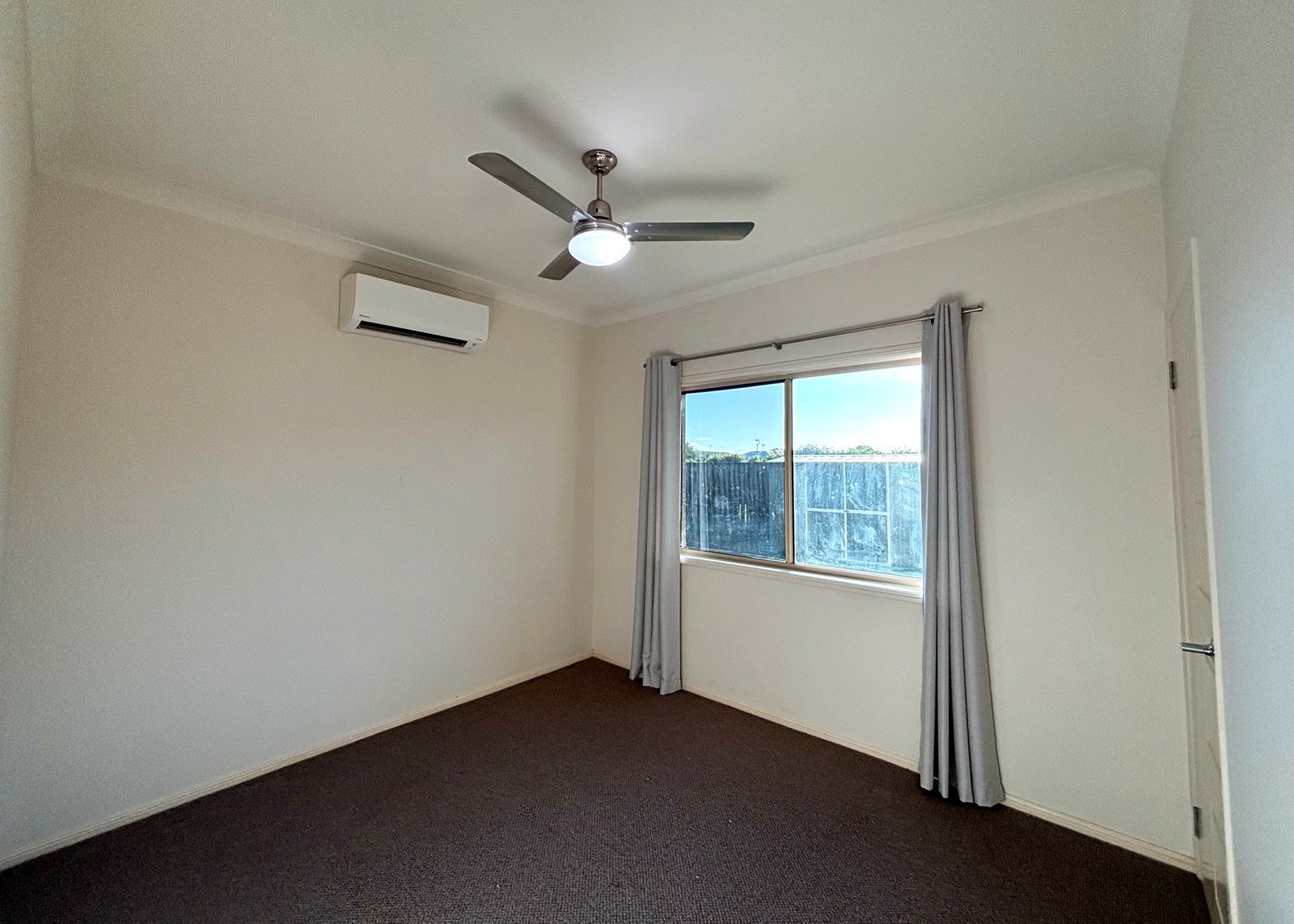 34 Whitehaven Drive BLACKS BEACH 7