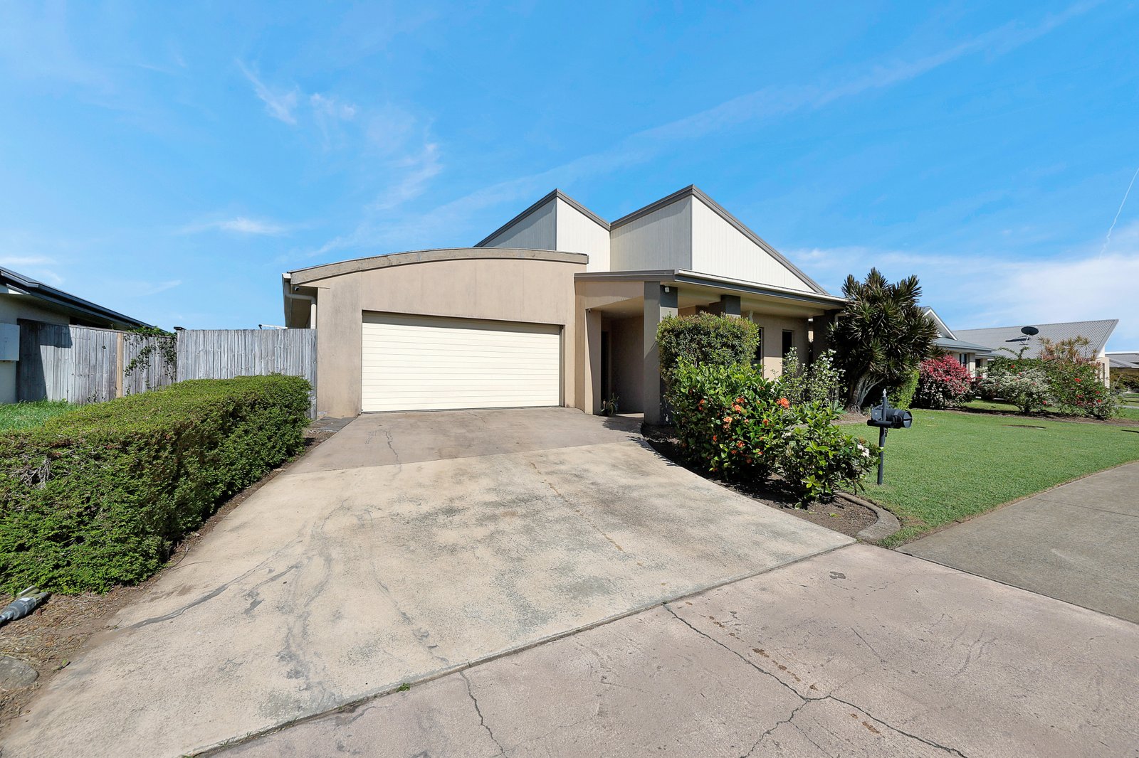 34 Whitehaven Drive BLACKS BEACH 2