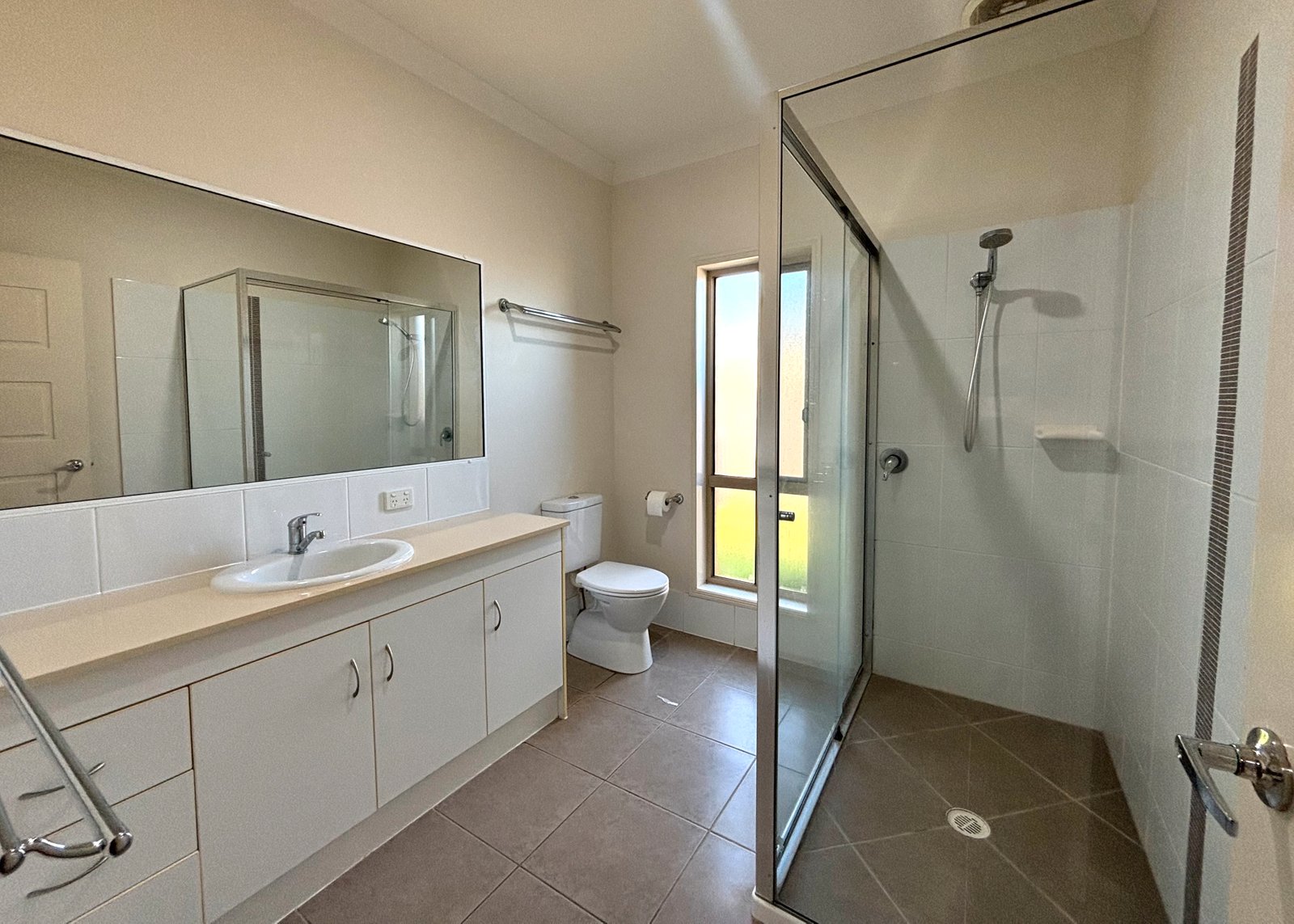 34 Whitehaven Drive BLACKS BEACH 10