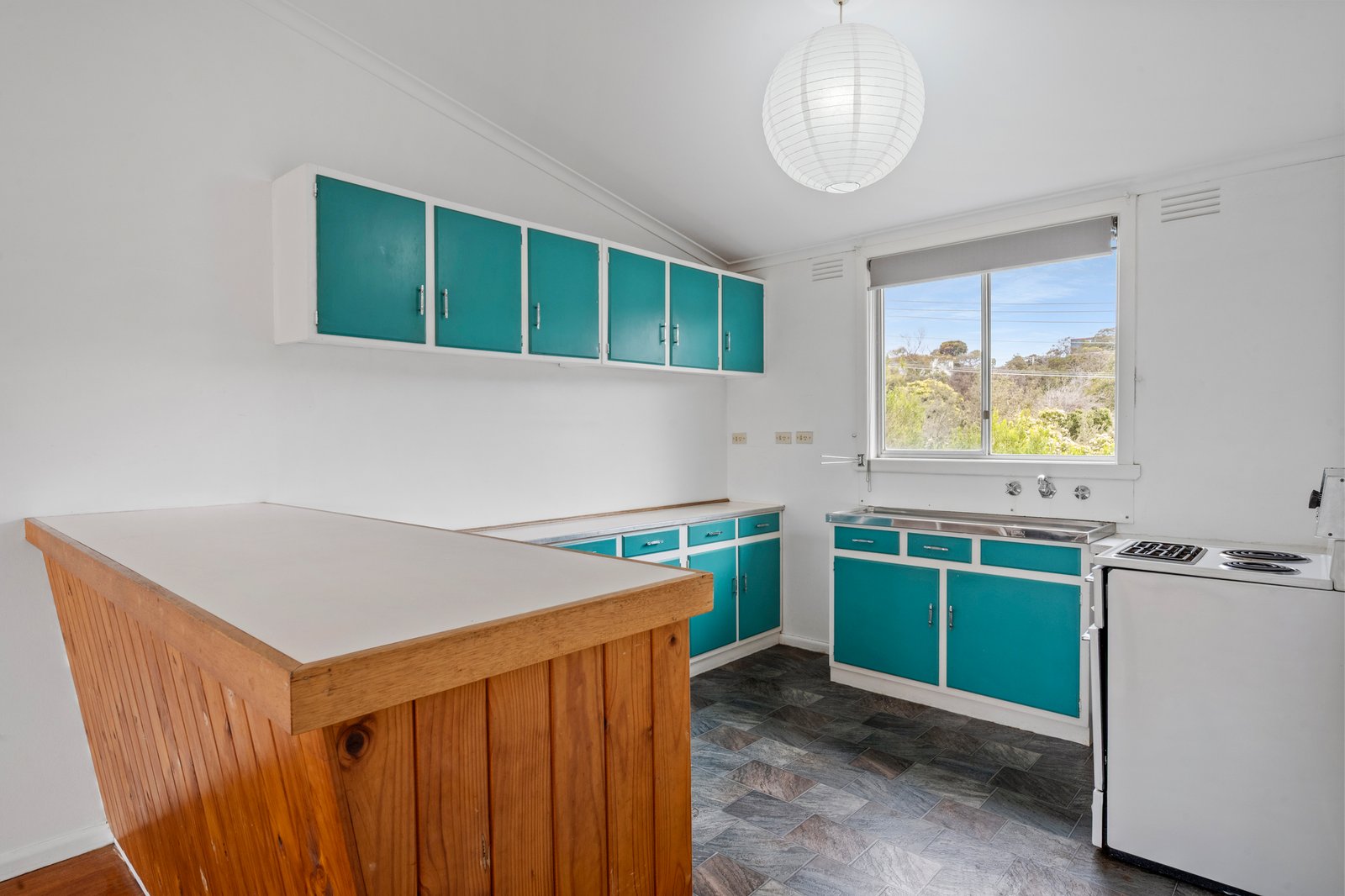 Gallery: 34 Whitehead Street