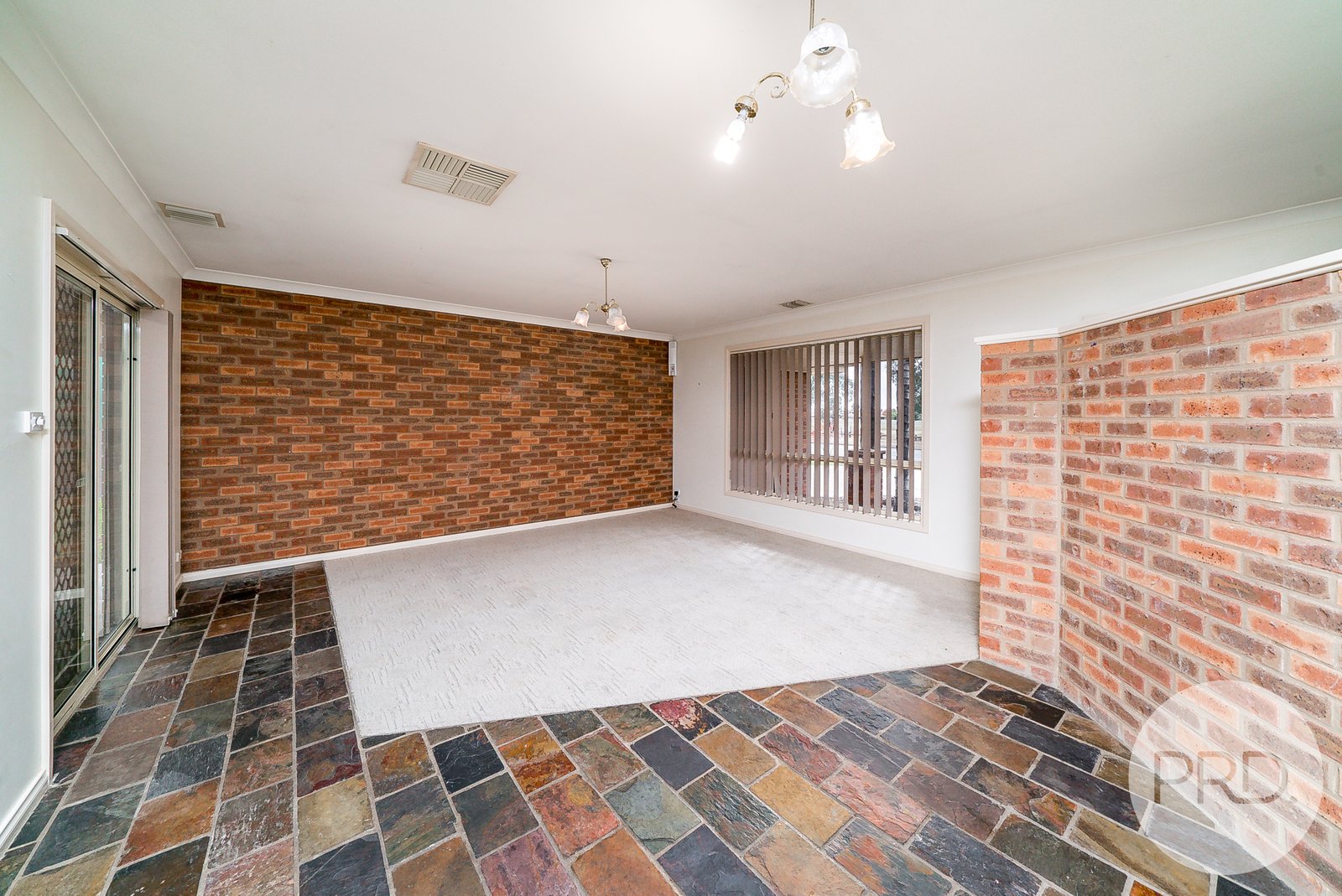 34 Yentoo Drive GLENFIELD PARK 2