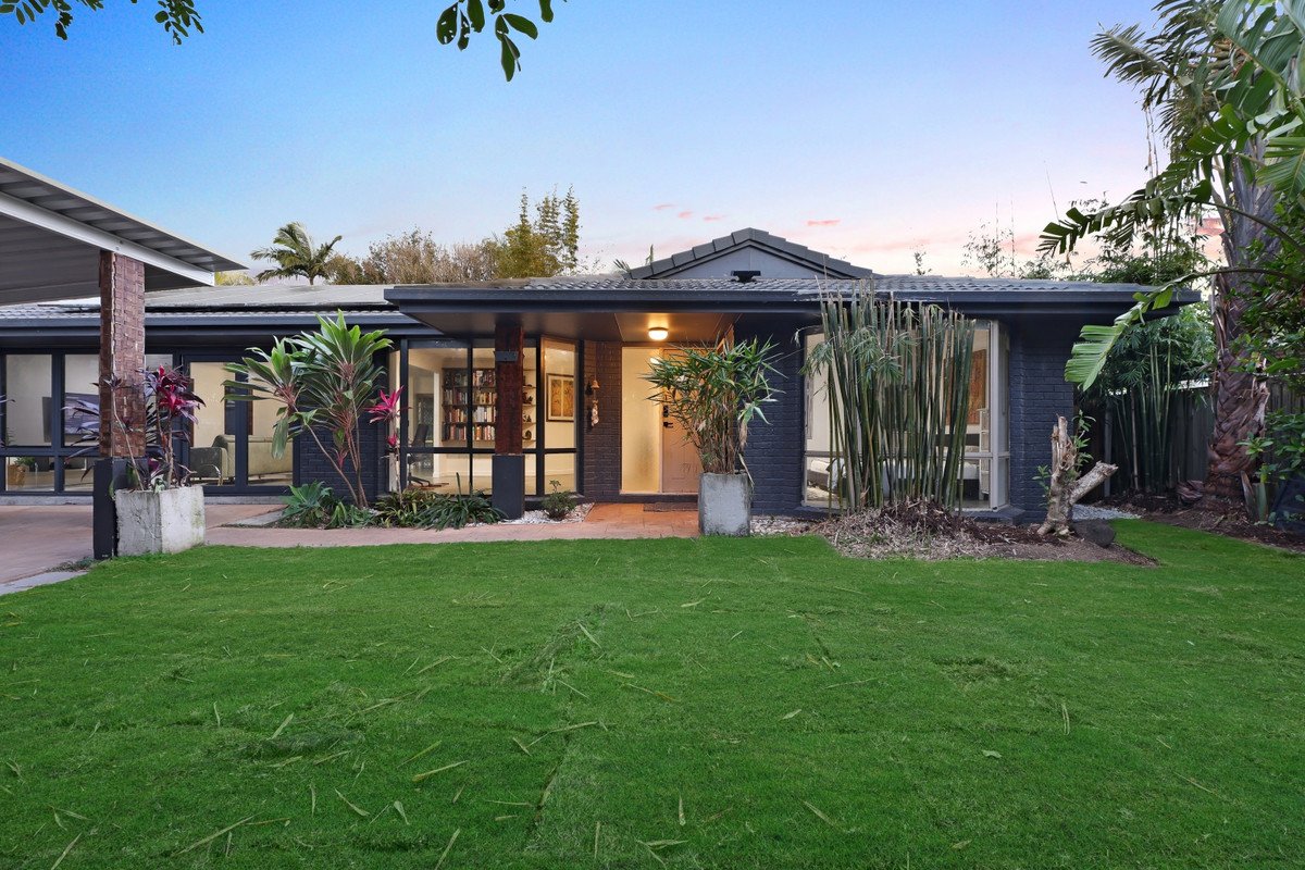 34 Yodelay Street Varsity Lakes 18